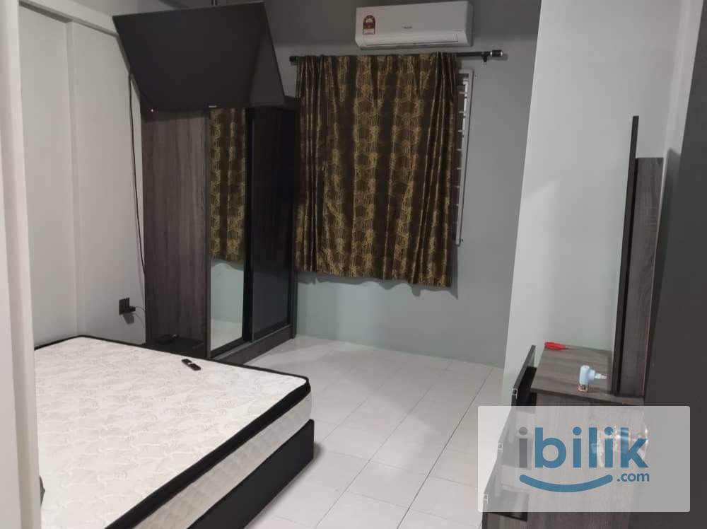 Master Bedroom - Image 6