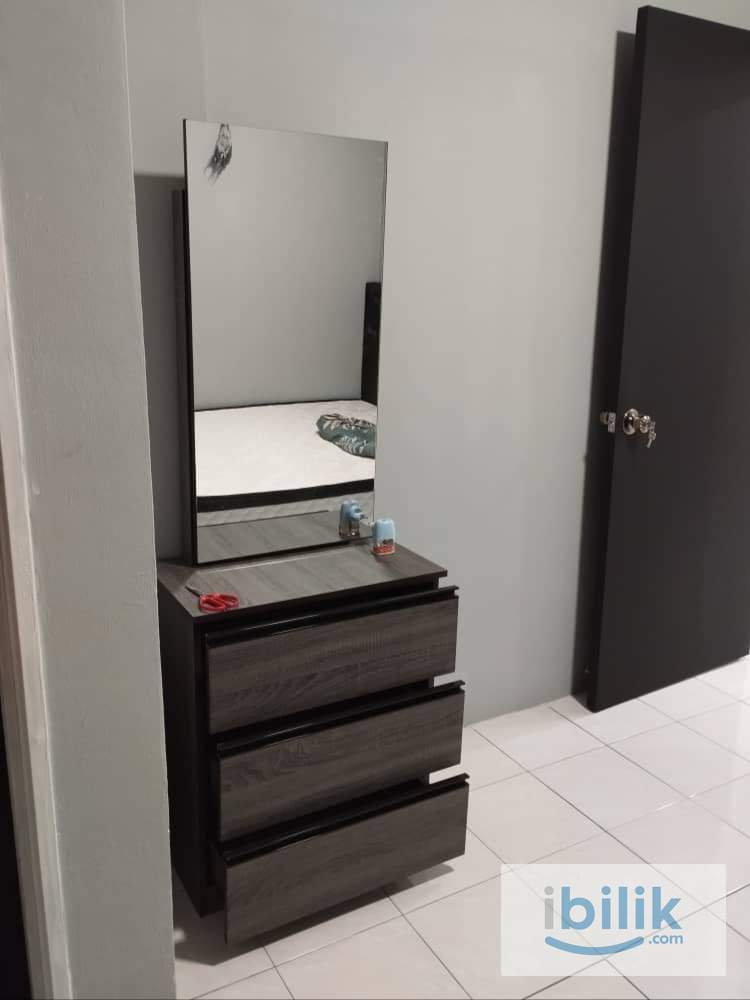 Master Bedroom - Image 7