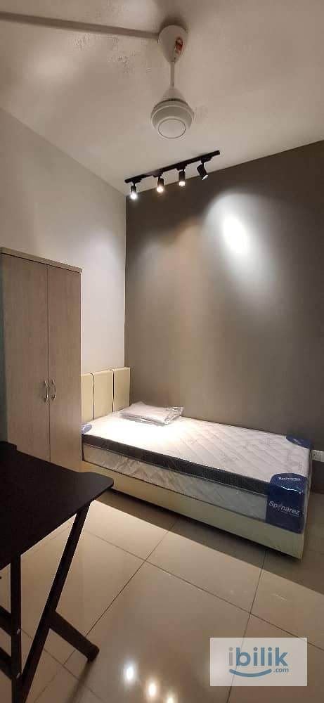 SMALL ROOM  - Image 1