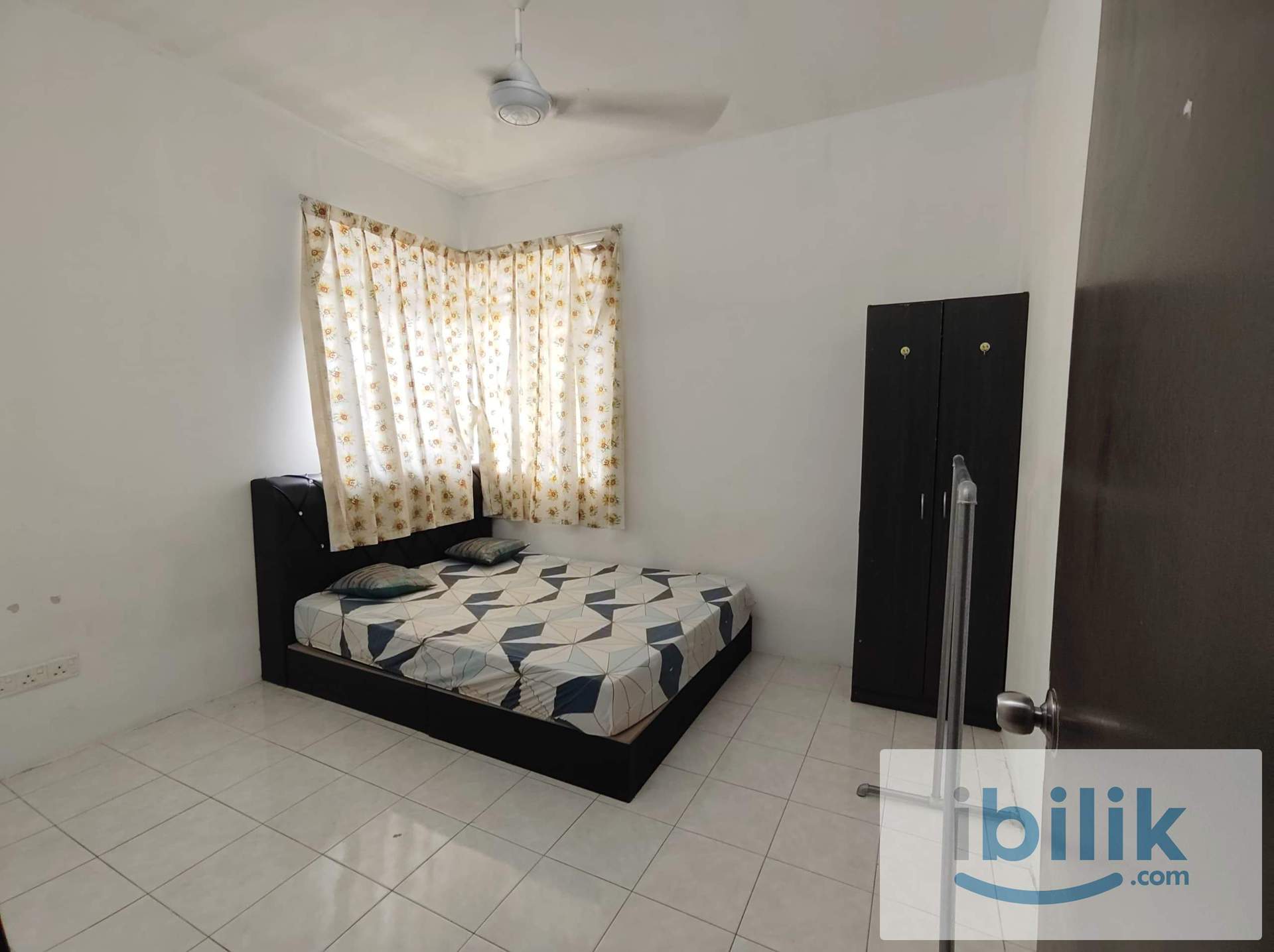 Middle room - Image 2