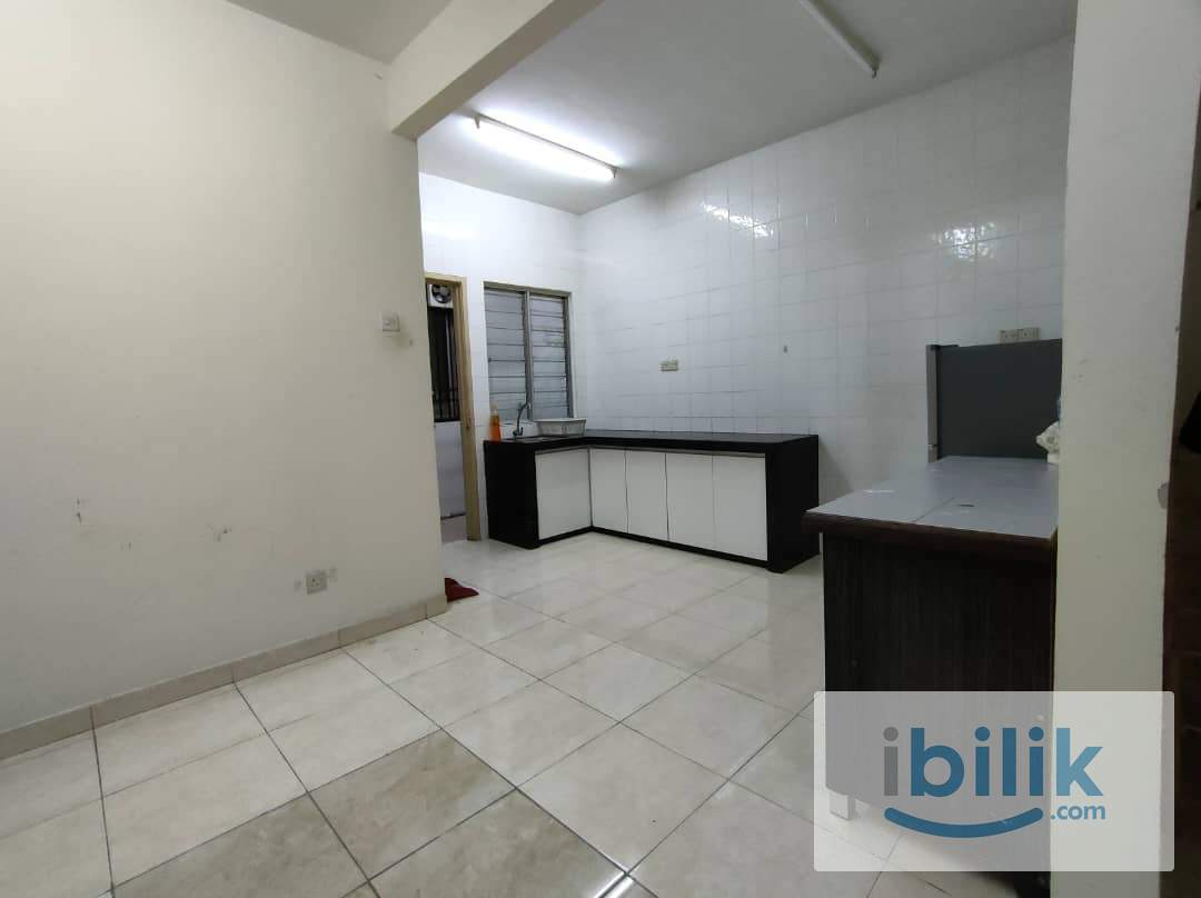 Middle room - Image 6