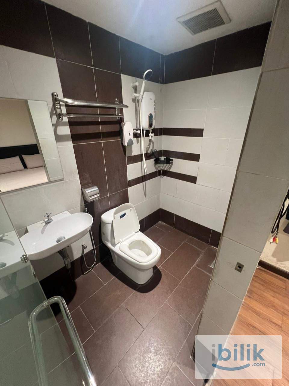 🔥 Private Bathroom Hotel-Style Stay @ Klang 🚗 3–5 mins to AEON Bukit Raja 🛍️ & Wyndham Acmar Klang 🏨 - Image 5