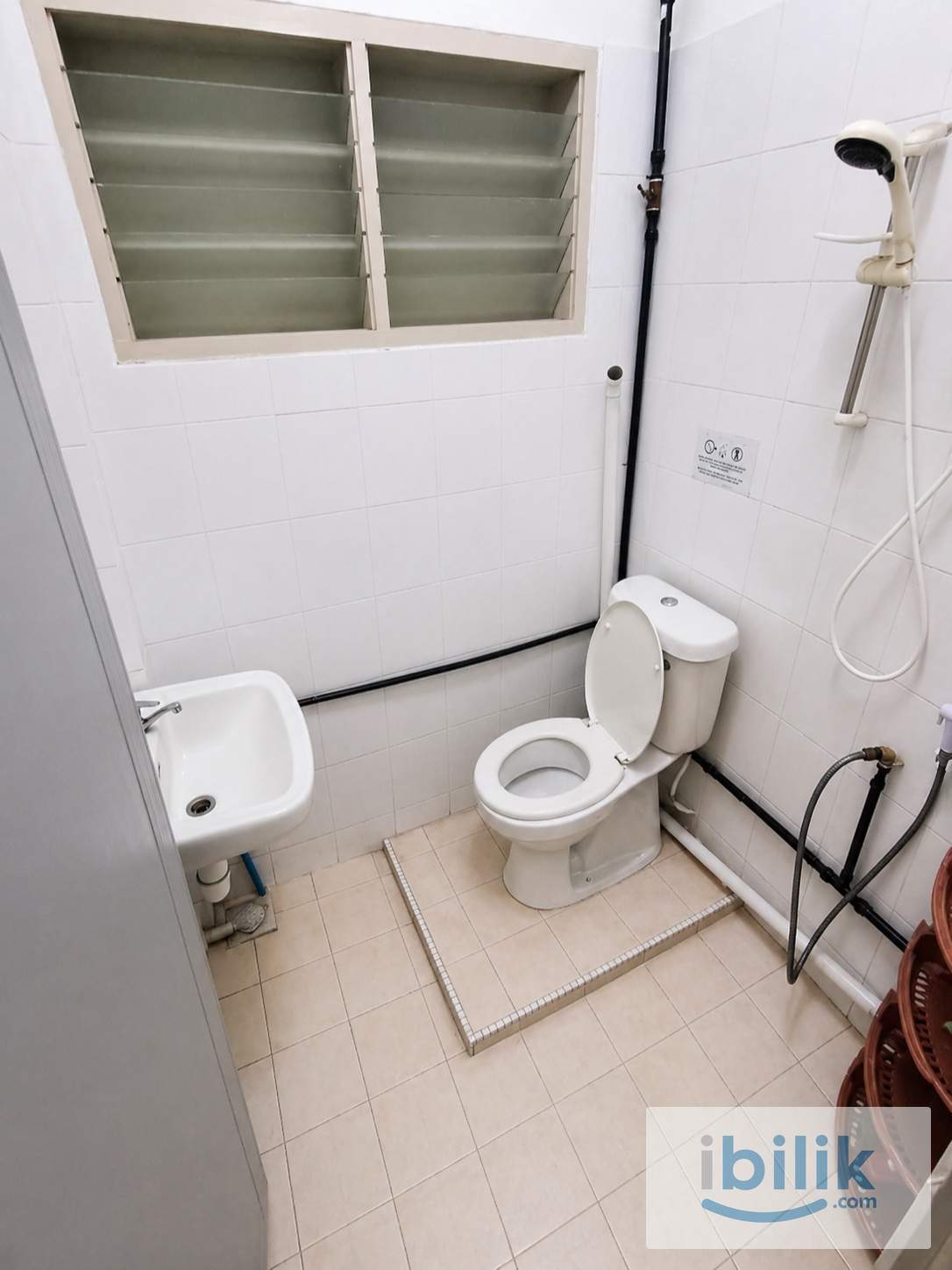 🚶‍♂️7–8 mins Walk to Taman Paramount LRT 🚉 Window Room For Rent @ Sea Park, Petaling Jaya 🔥 Limited Unit‼️ - Image 2