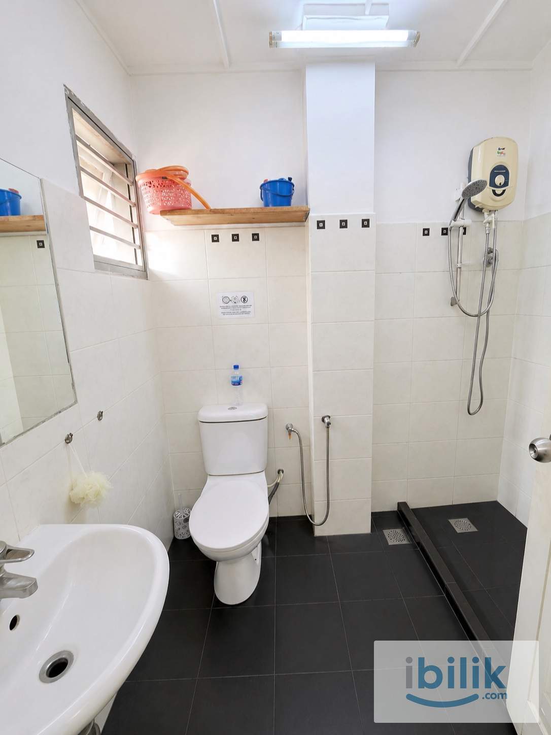 🚶‍♂️5 mins Walk to Kelana Jaya LRT 🚊 Budget Room @ SS24 PJ 👉 Near Paradigm Mall & Giant Kelana Jaya  🛒🛍️ - Image 2