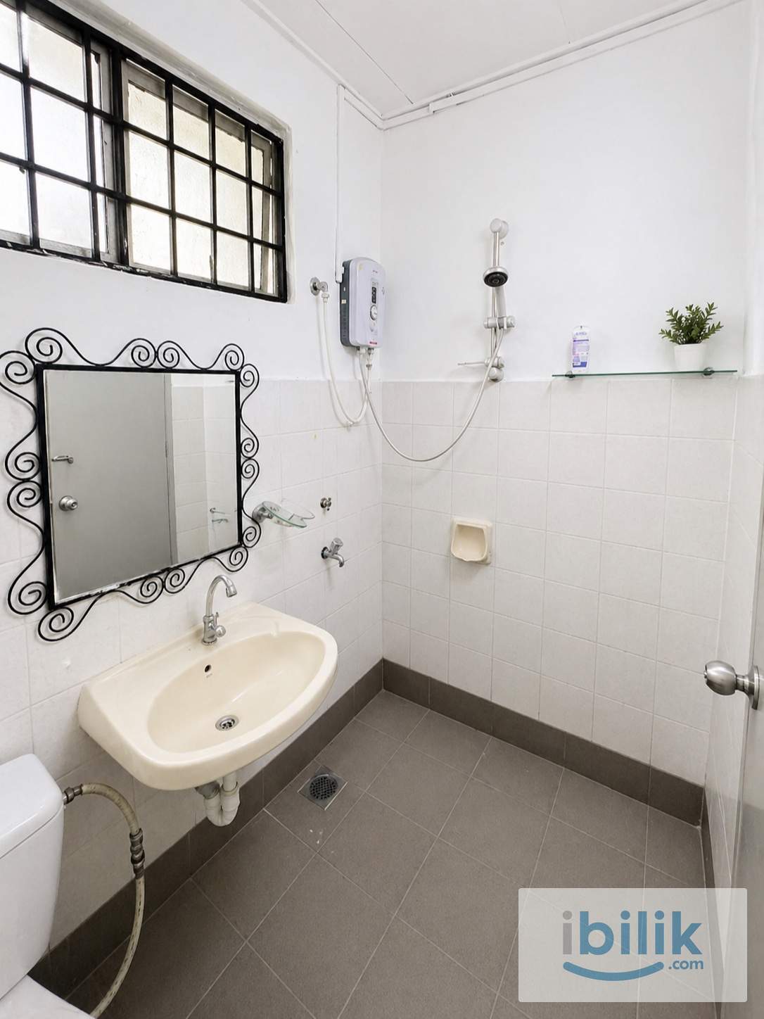🚶‍♂️350m to Bandar Utama MRT 🏠 Furnished Room For Rent 🚗 3–5 mins to 1 Utama Shopping Centre 🛒🛍️ - Image 2