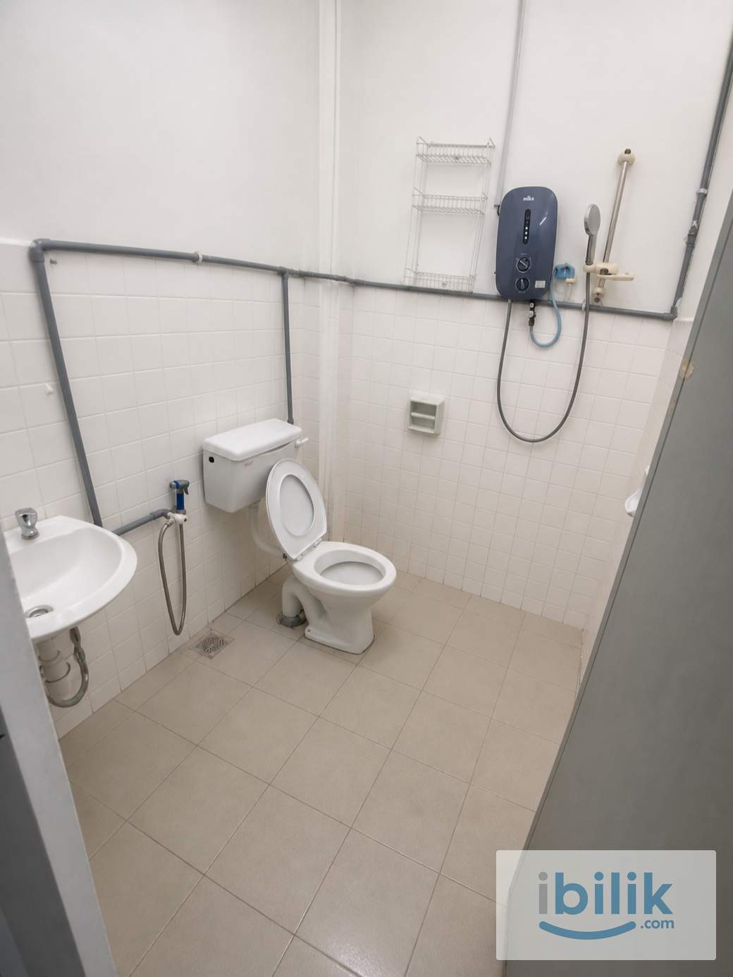 🚆 2–3 mins Walk to SS18 LRT 🔥 Near Sunway Pyramid 🛍️ & University 🎓 | 🏡 Furnished Room For Rent  - Image 2