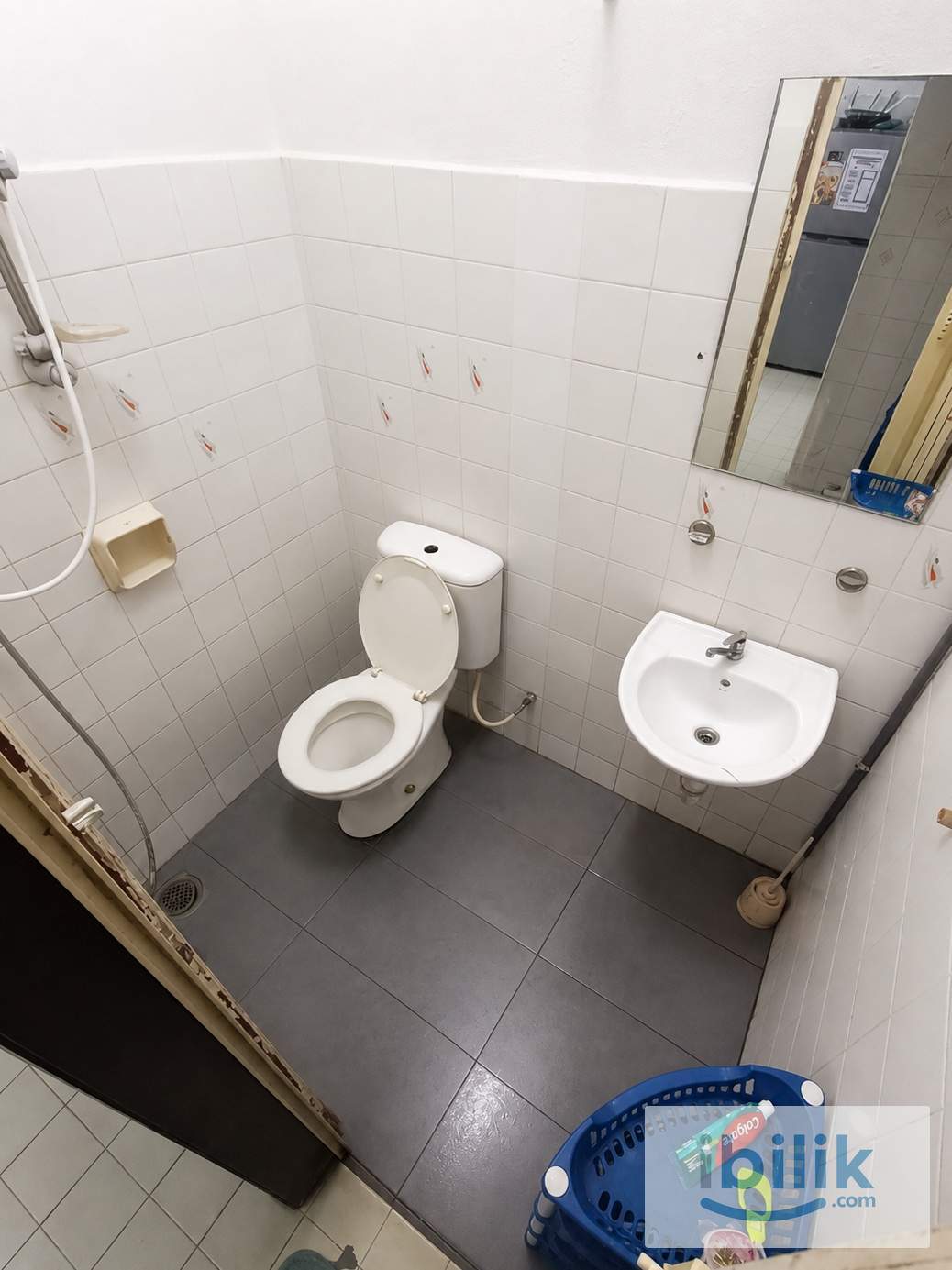 🚶‍♀️‍➡️300m Walk to USJ7 LRT 🚆 | 🛌 Queen Bed Room @ USJ Subang Jaya | 🚗 8–10 mins to Sunway Pyramid / Sunway Lagoon🎢 - Image 2