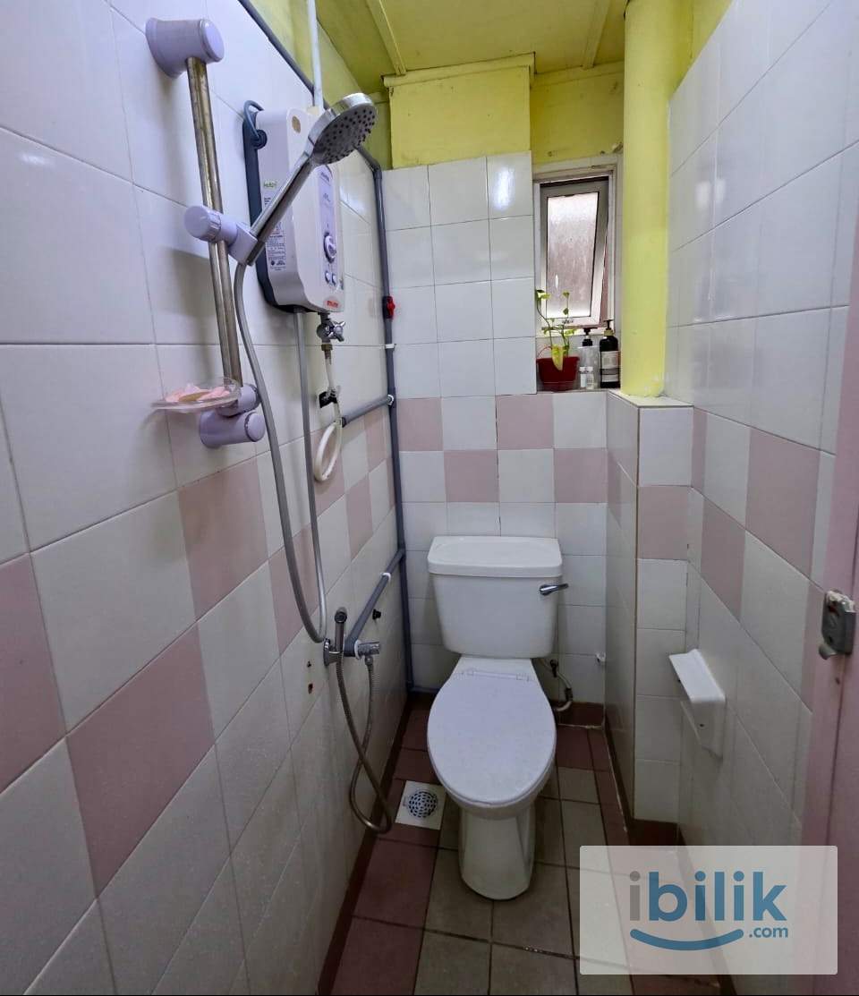 🏡 Ara Damansara Room For Rent | 🚗 5–8 mins to Citta Mall & Oasis Square 🛍️ | Start from RM450 Only 🔥 - Image 4