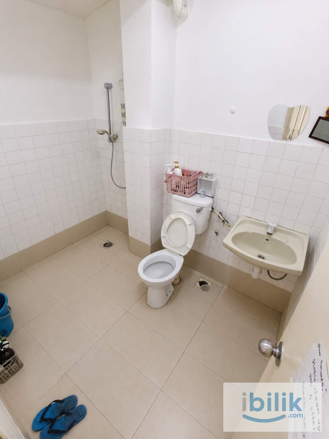 🚘 3–5 mins to Atria Shopping Gallery 🛍️ | 🏡 Private Room For Rent @ Damansara Jaya PJ 🔥 | ❄️ Aircond Room + FREE WiFi 🛜 - Image 2