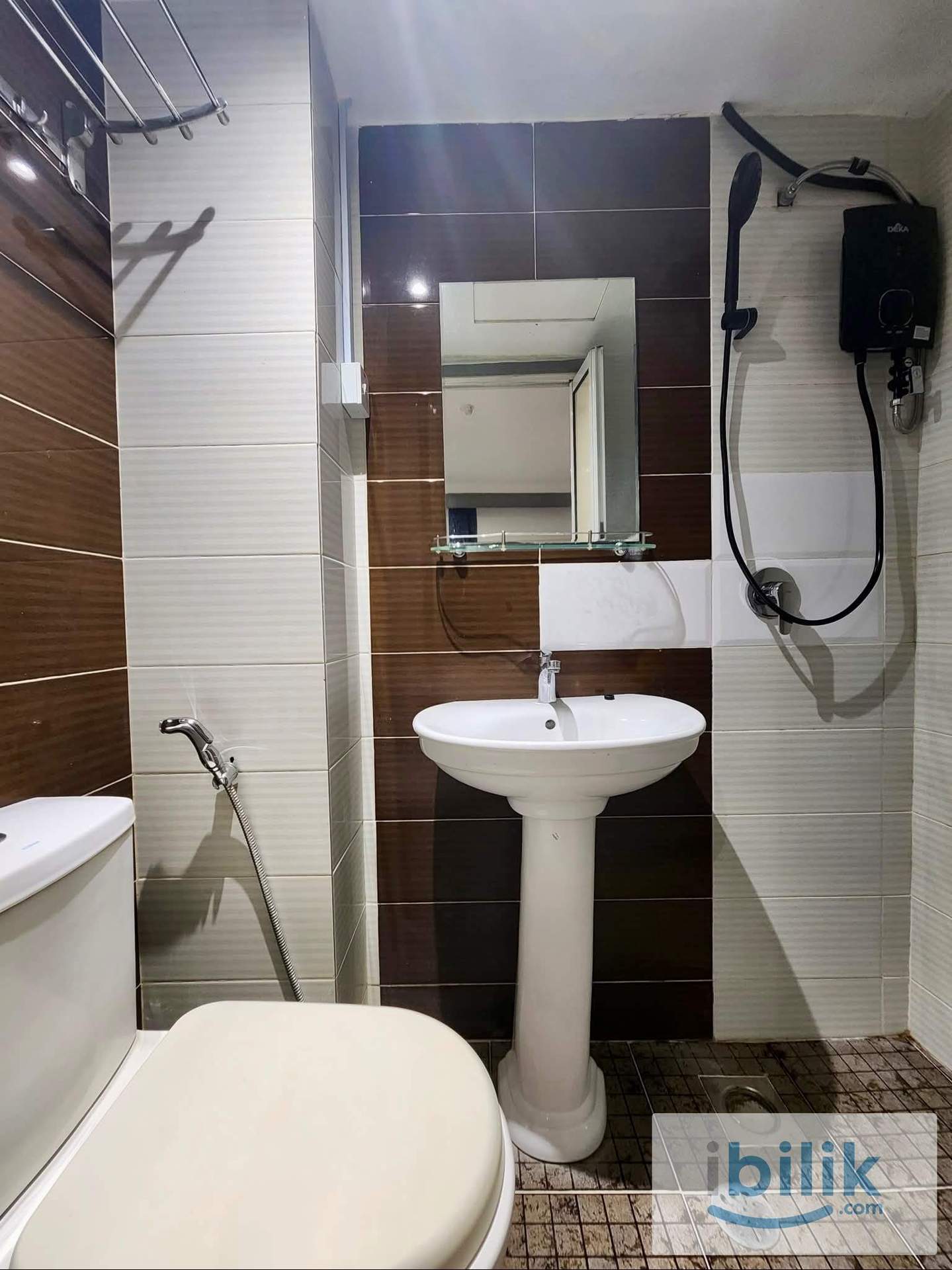 🔥 Walk to Monorail 🚆 KL Hotel-Style Room 🏨 | 🚿 Private Bathroom + Near SOGO / PWTC ✨ - Image 5