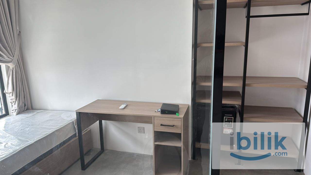 Single Bed room with bathroom - Image 1