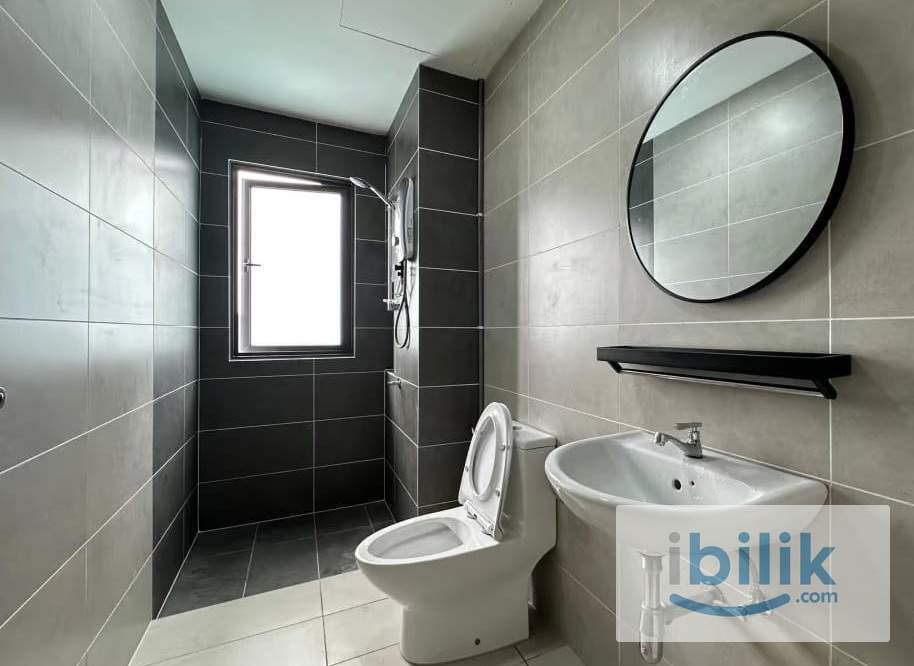 Master Room Lavile Maluri 🚿 Private Bathroom | Near MRT Velocity - Image 2