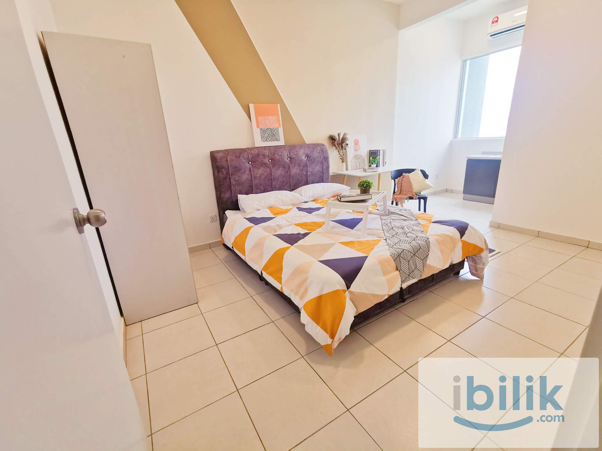 Cozy Medium Room with Aircond - Image 4