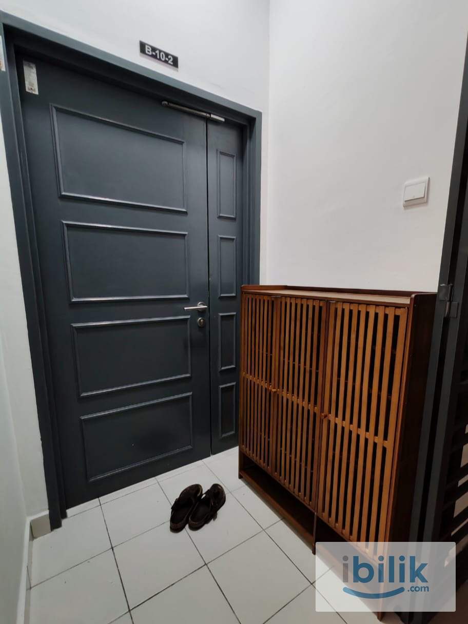 B-10-2/ Master Bedroom - Image 1