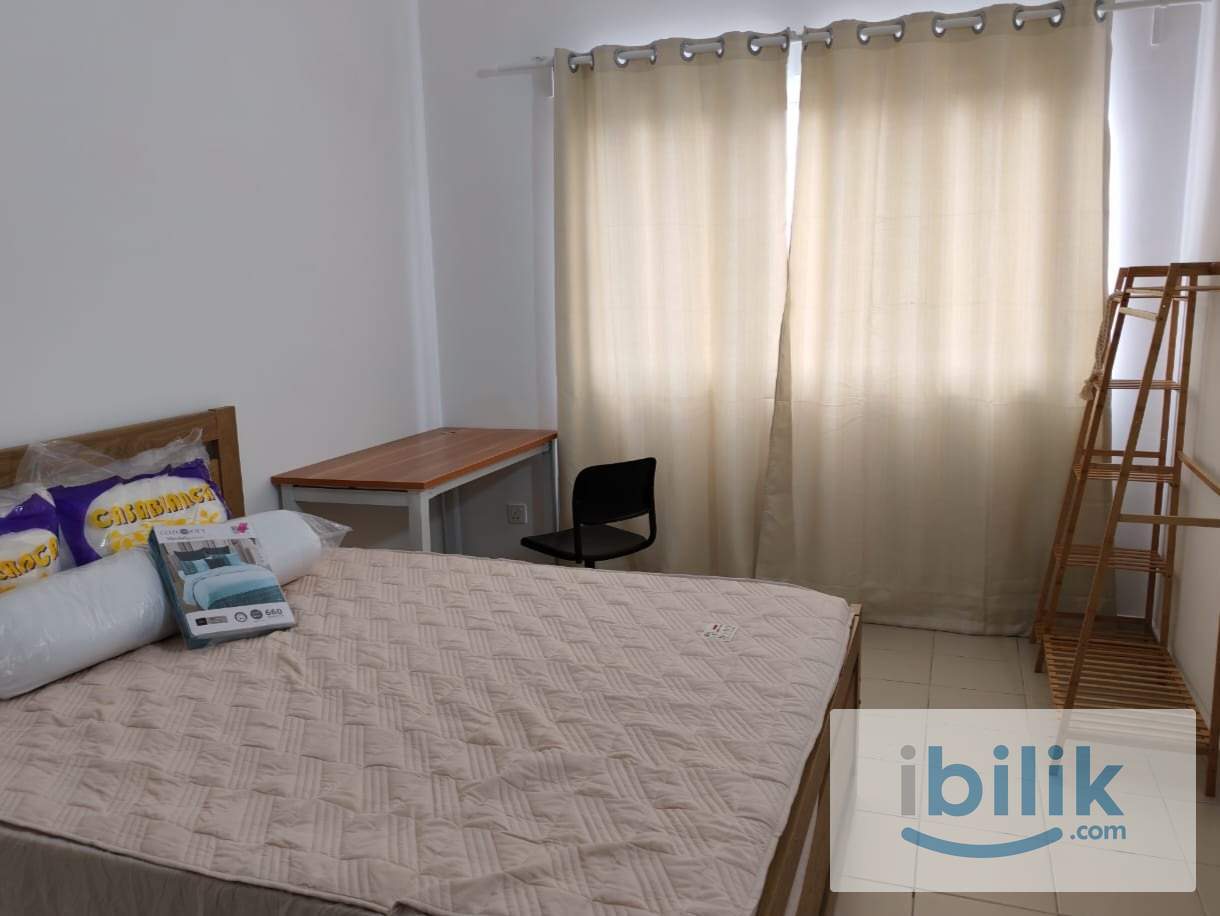 B-10-2/ Master Bedroom - Image 3