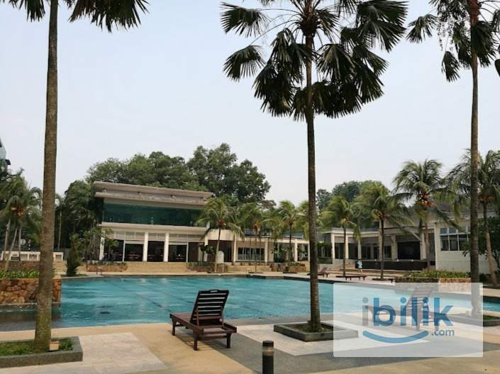 Middle Room @ Resort-style High Rise - Image 7