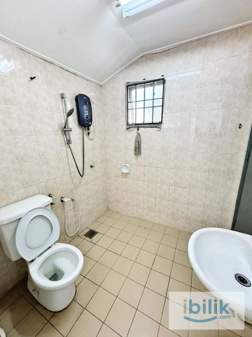 ✨Clean & Cozy Room📍Klang Batu Nilai📍Near Aeon Bukit Tinggi🤩Window Room🤩Fully Furnished🛏😍Free WIFI🏠Ready to Move in🔥🔥🔥 - Image 4