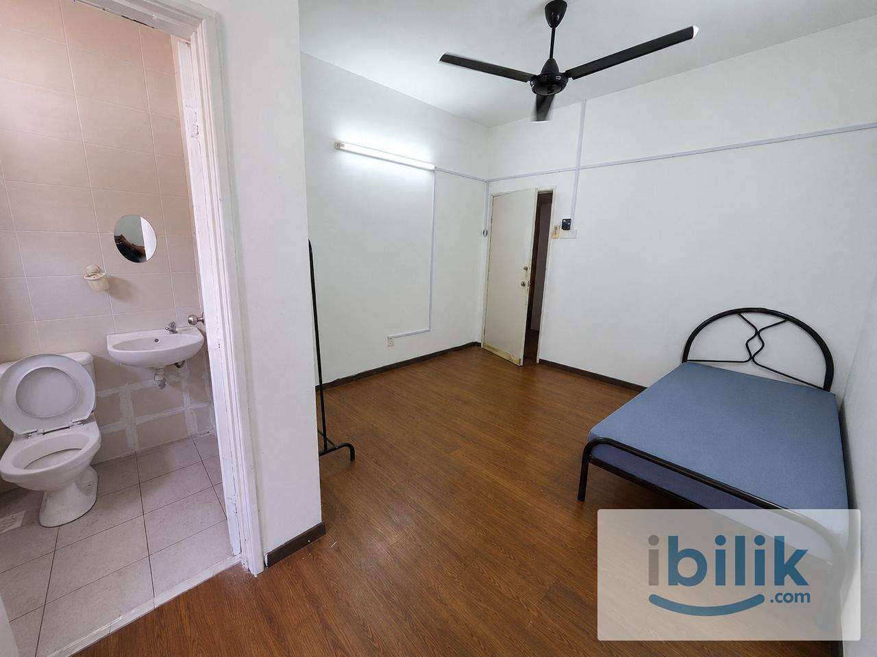 ✨Clean & Cozy Room📍Shah Alam📍Kemuning Damai📍Private Bathrrom🤩Fully Furnished🛏😍Free WIFI🏠Ready to Move in🔥🔥🔥 - Image 1