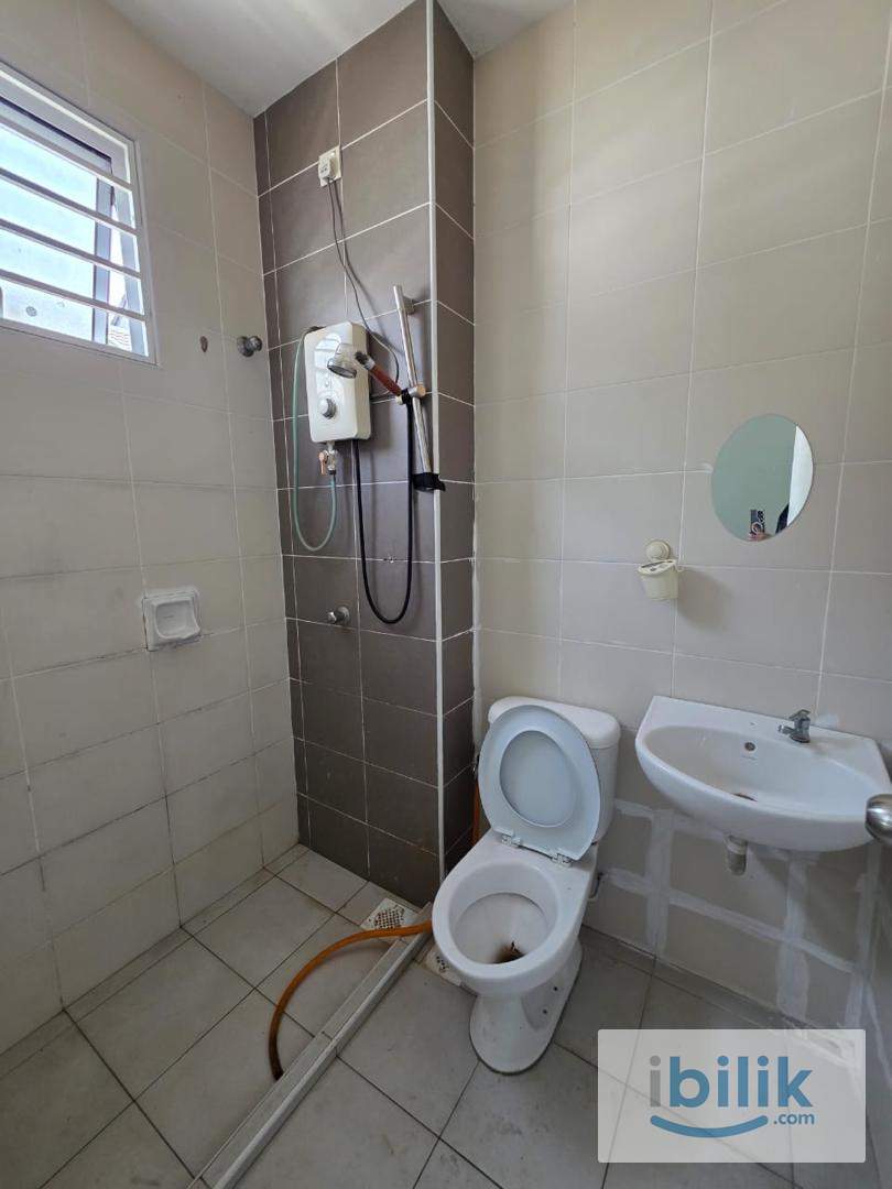 ✨Clean & Cozy Room📍Shah Alam📍Kemuning Damai📍Private Bathrrom🤩Fully Furnished🛏😍Free WIFI🏠Ready to Move in🔥🔥🔥 - Image 4