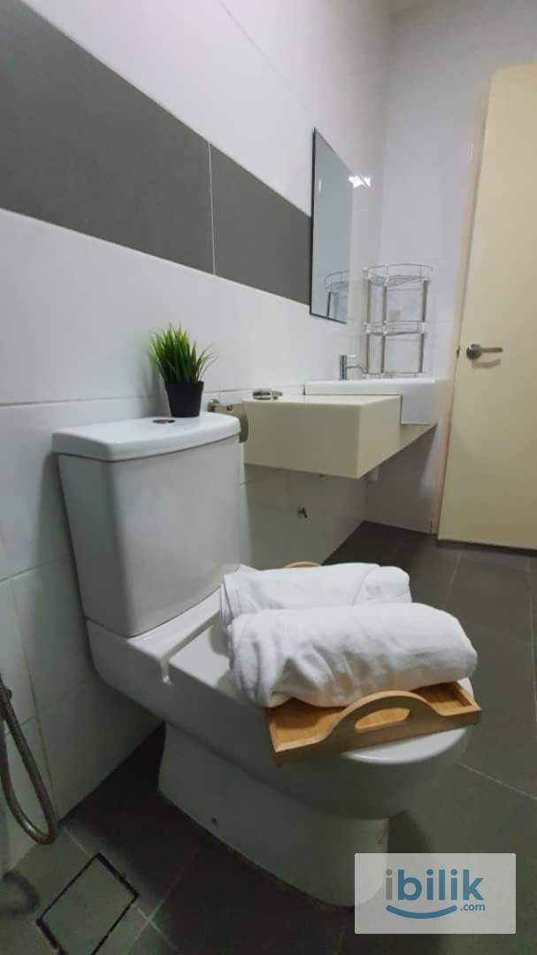 Chinese❣️ LOW DEPOSIT✨ Arte Kuchai Master Room W Balcony & Bathroom‼️1 Stop Bus to Kuchai MRT > TRX KLCC Ampang Park - Image 4