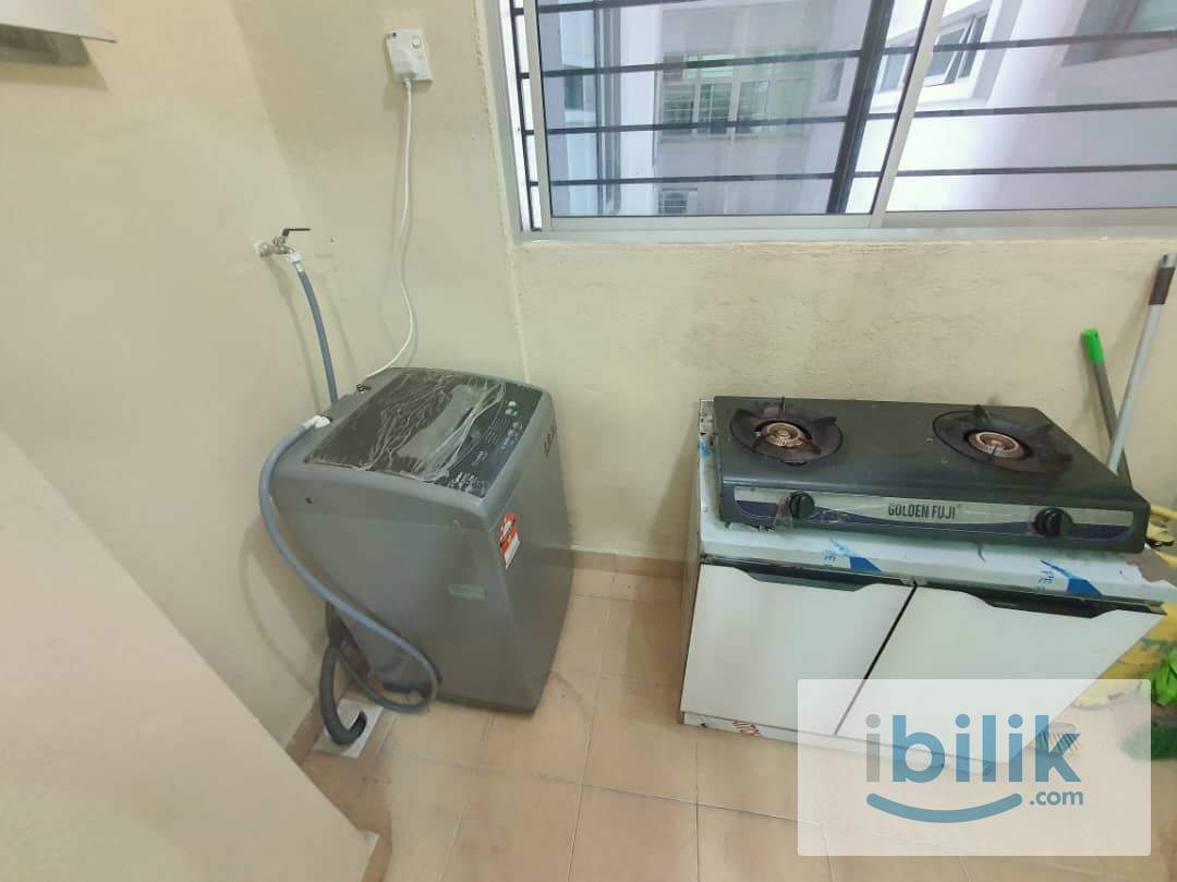 Chinese❣️ LOW DEPOSIT✨ Kuchai Medium Room ONLY Shared Toilet V 1 Girl ‼️1 Stop Bus to Kuchai MRT > TRX KLCC Ampang Park - Image 5