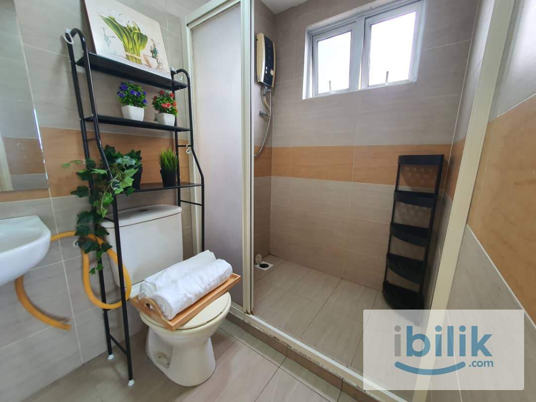 Chinese❣️ LOW DEPOSIT✨ Kuchai Medium Room ONLY Shared Toilet V 1 Girl ‼️1 Stop Bus to Kuchai MRT > TRX KLCC Ampang Park - Image 3