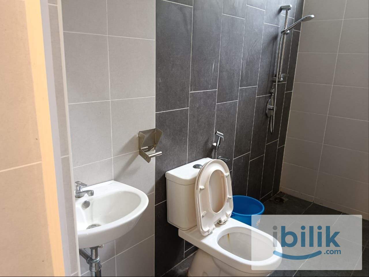 Double room ( Lady only) - Image 3
