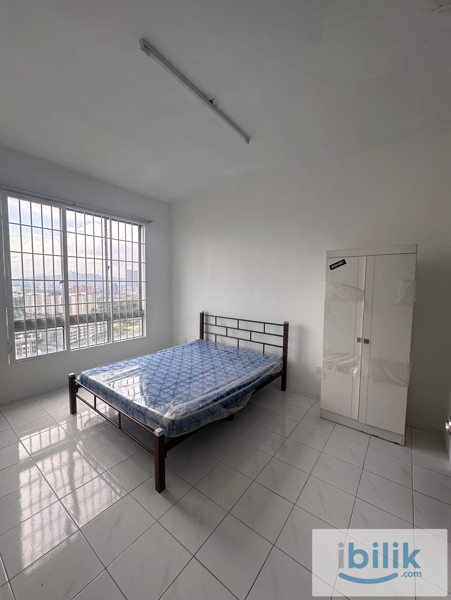 Middle room - Image 2