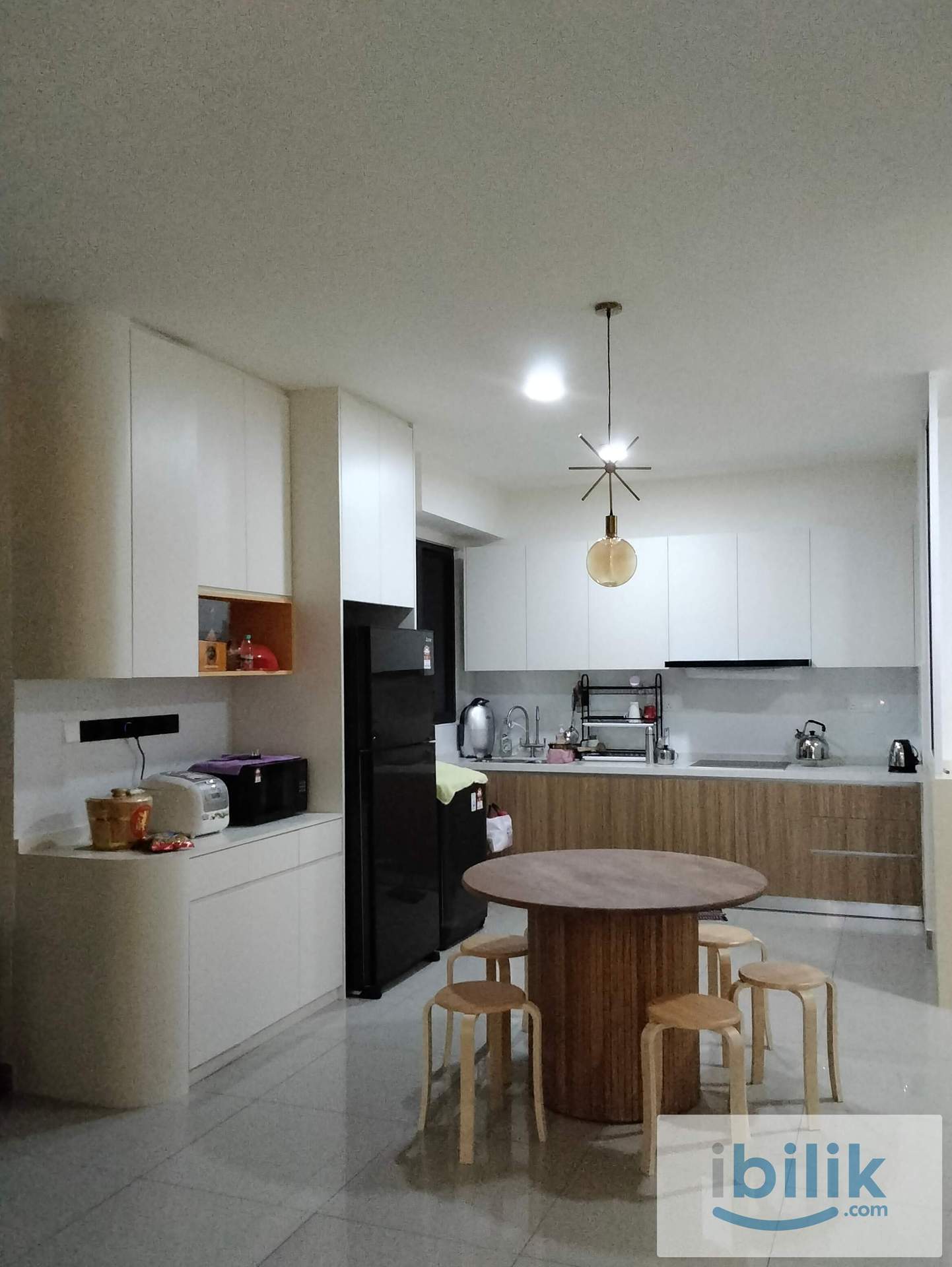 Fully-furnished Middle room with Individual Bathroom @ Kuchai Lama - Image 3