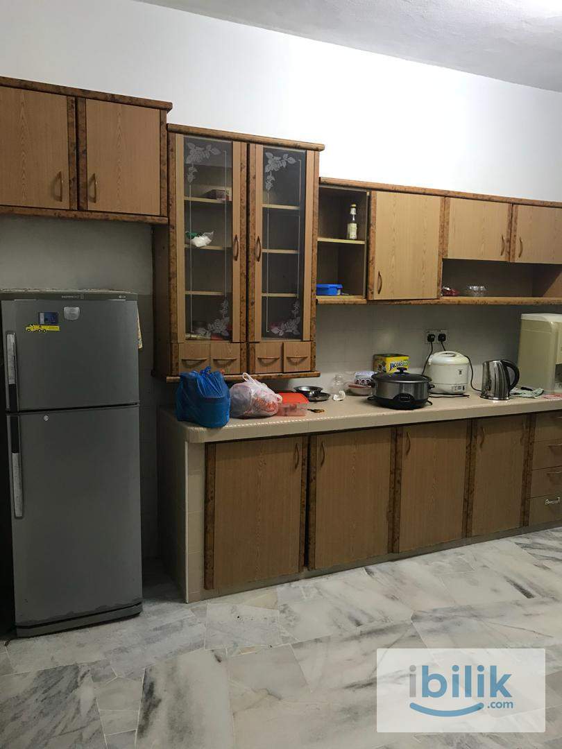 MIDDLE ROOM - Image 3