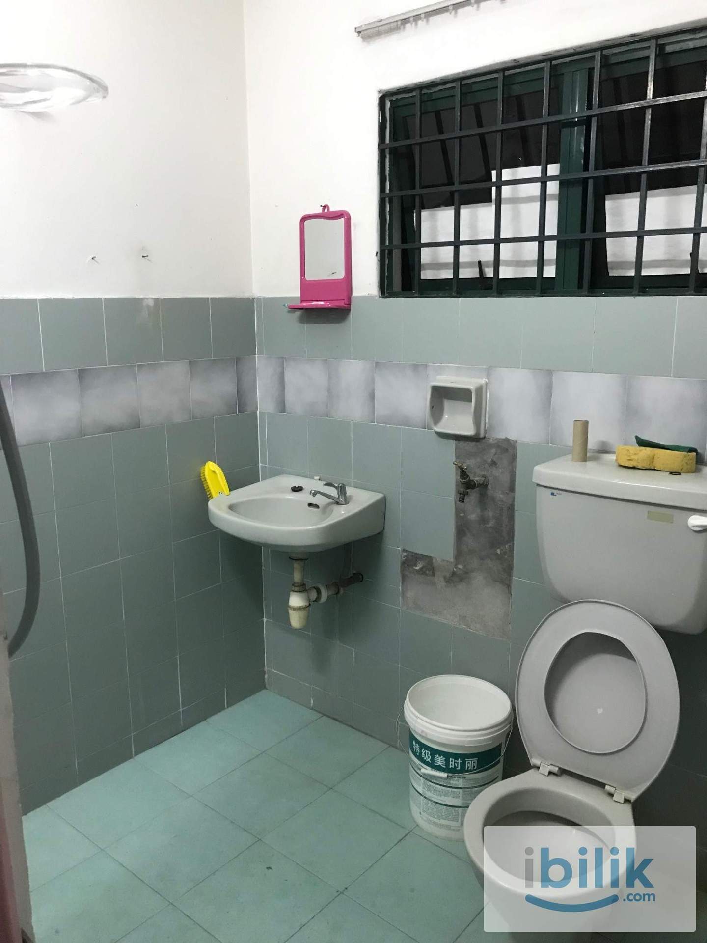 Medium Room - Image 2