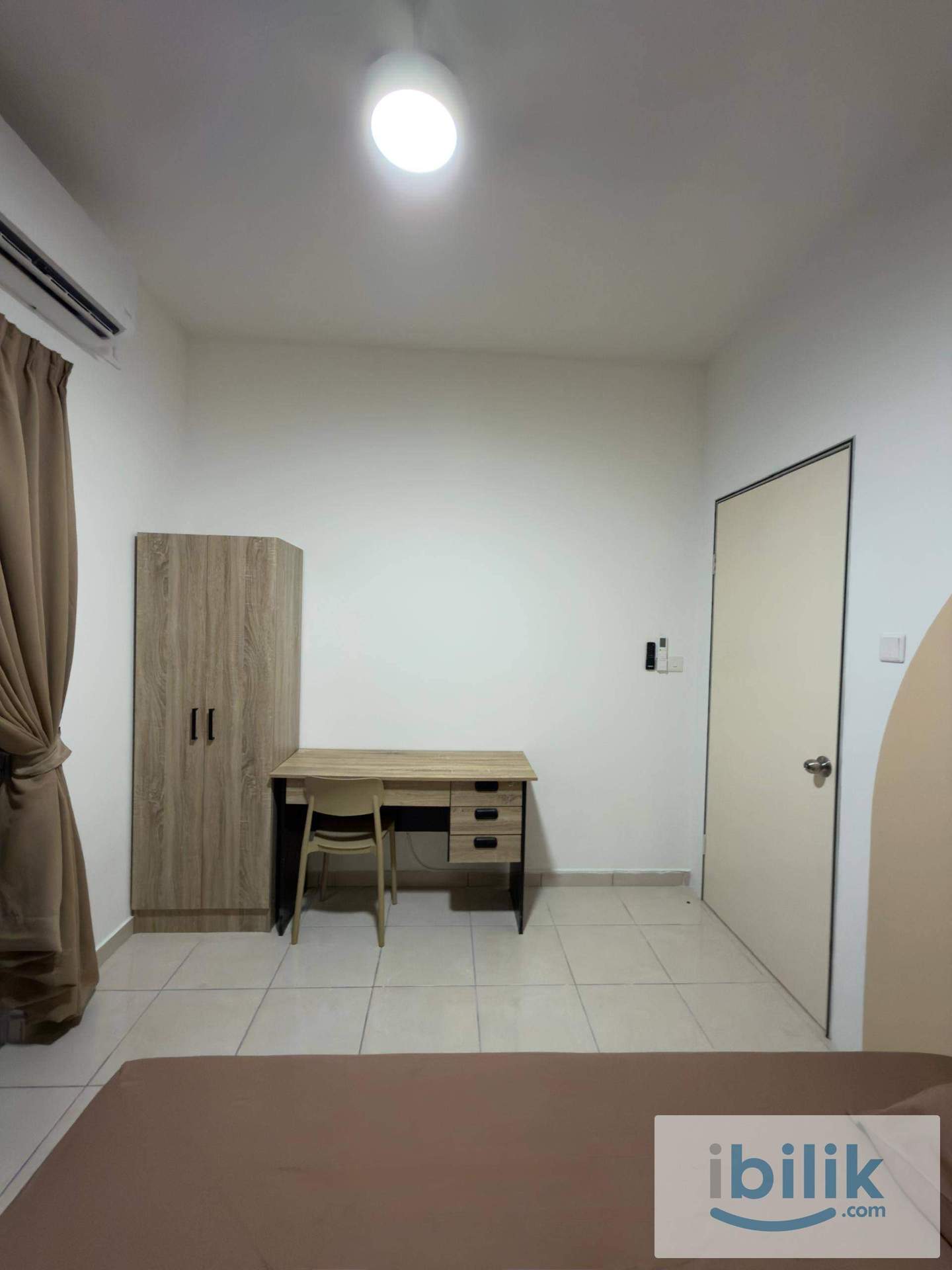 Medium Room with Balcony  - Image 1