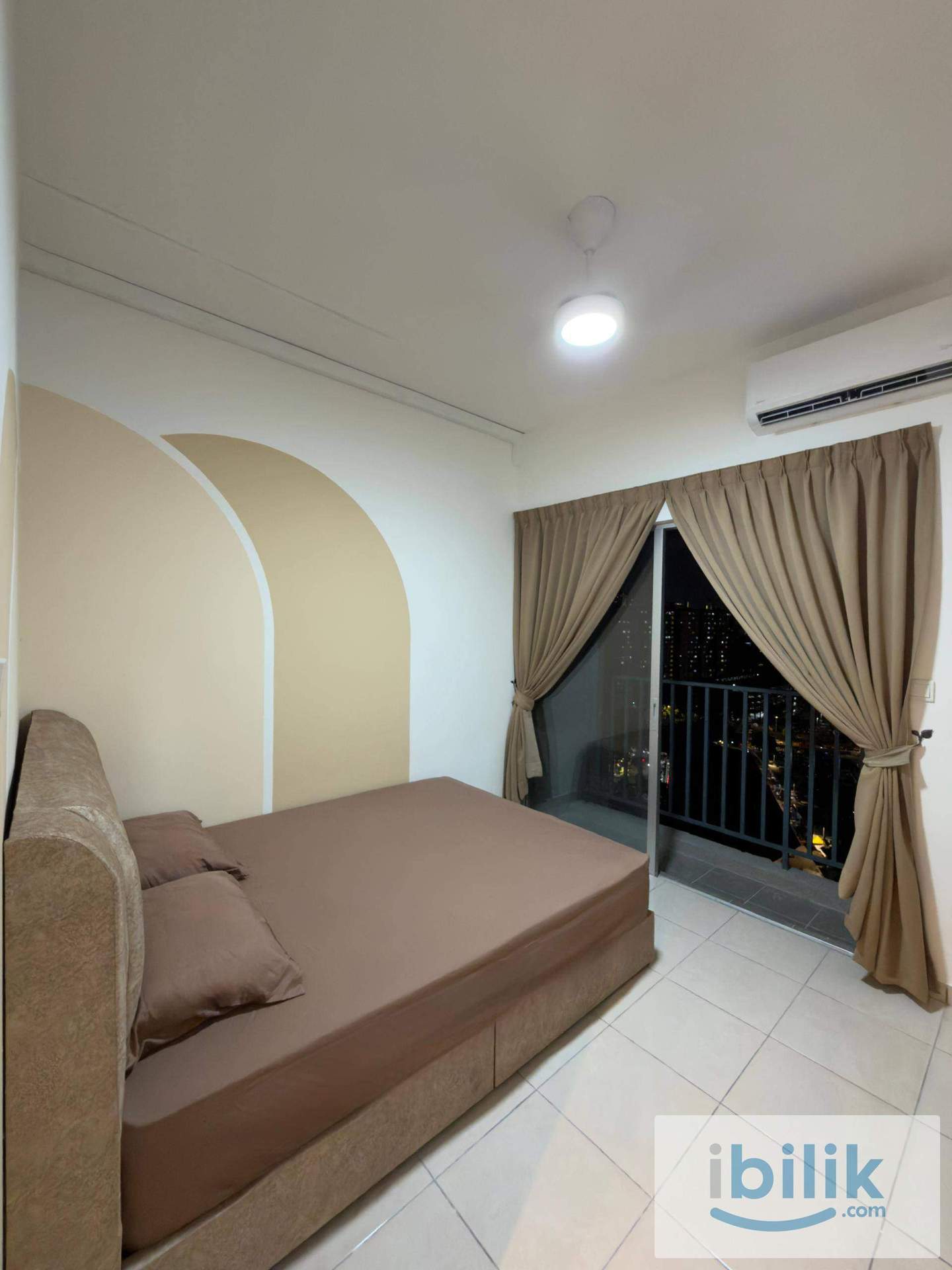 Medium Room with Balcony  - Image 2