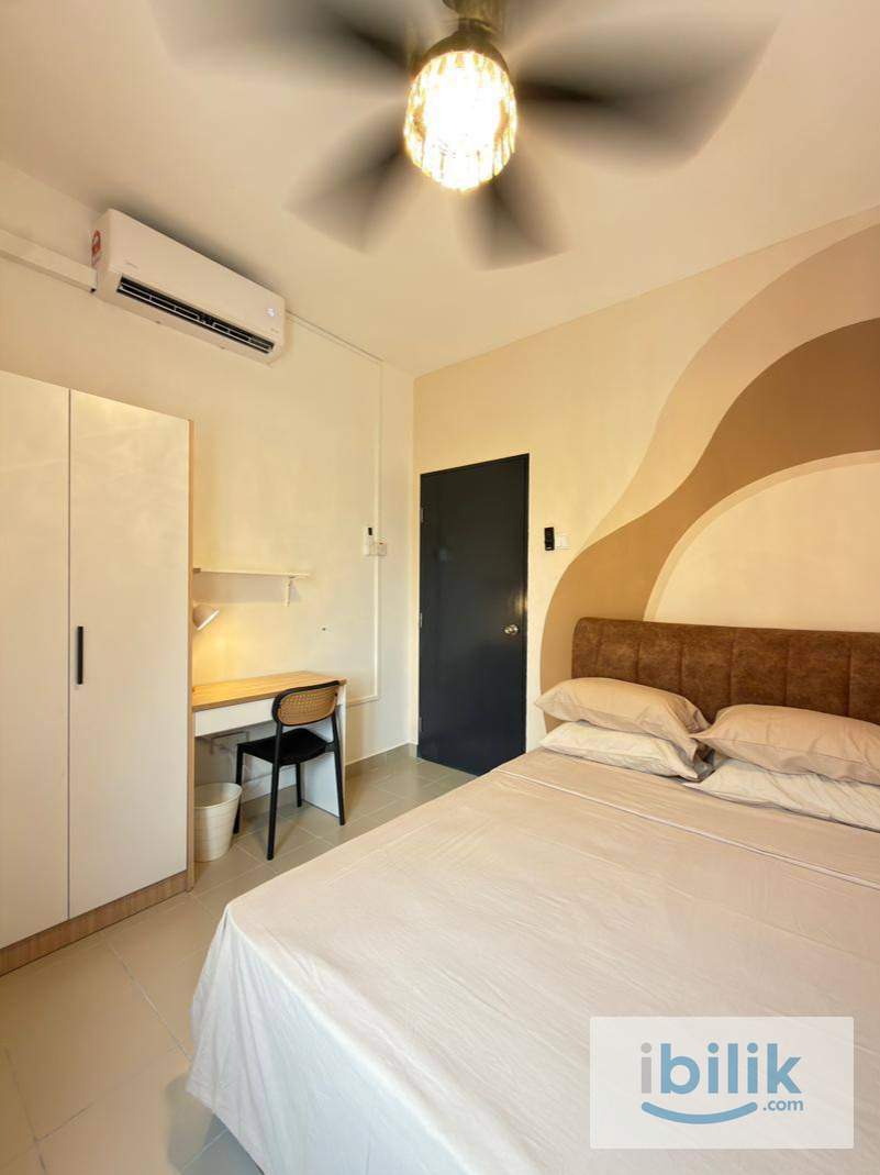 Medium Room  - Image 1