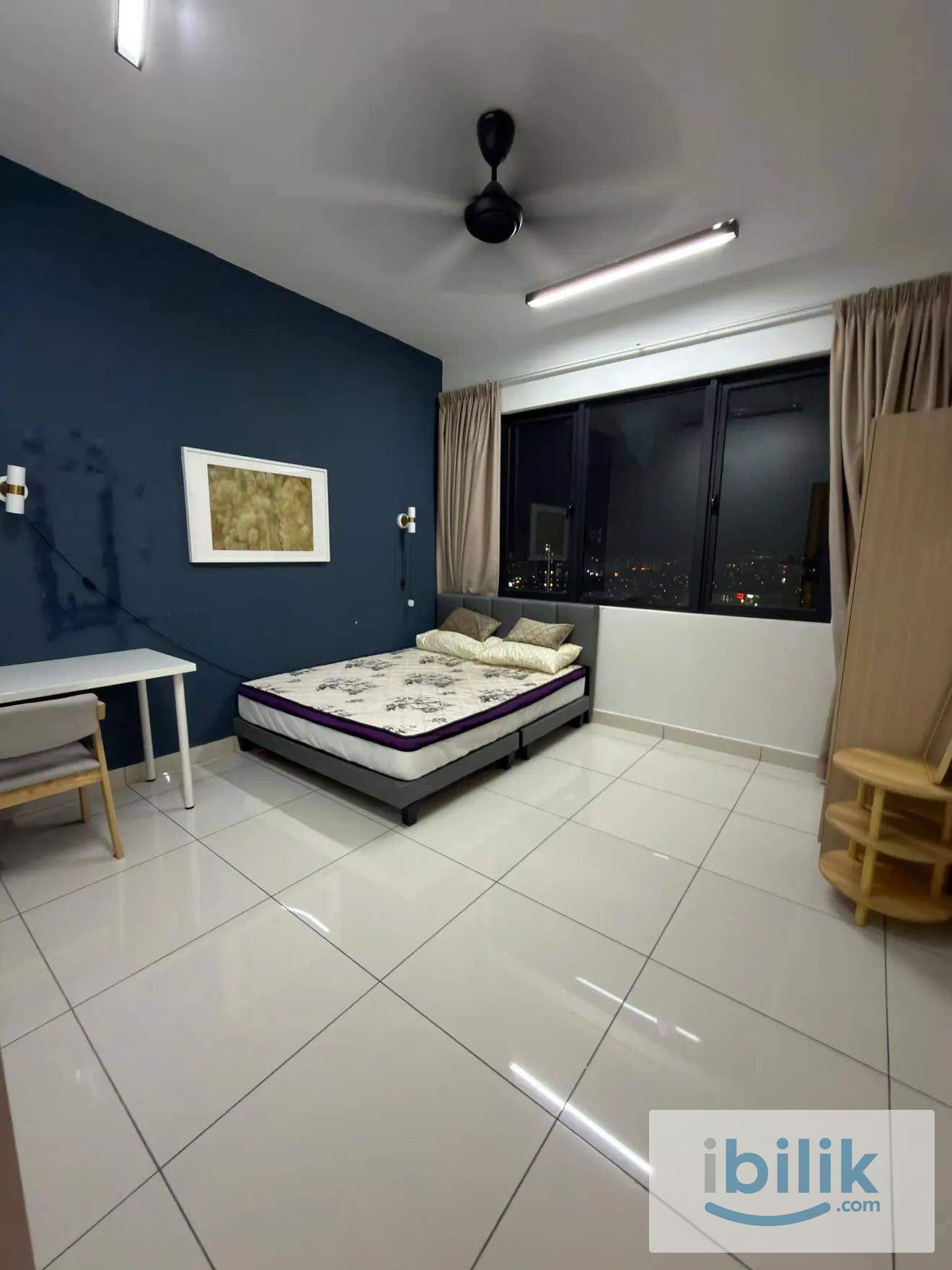 Medium Room for Male - Image 1