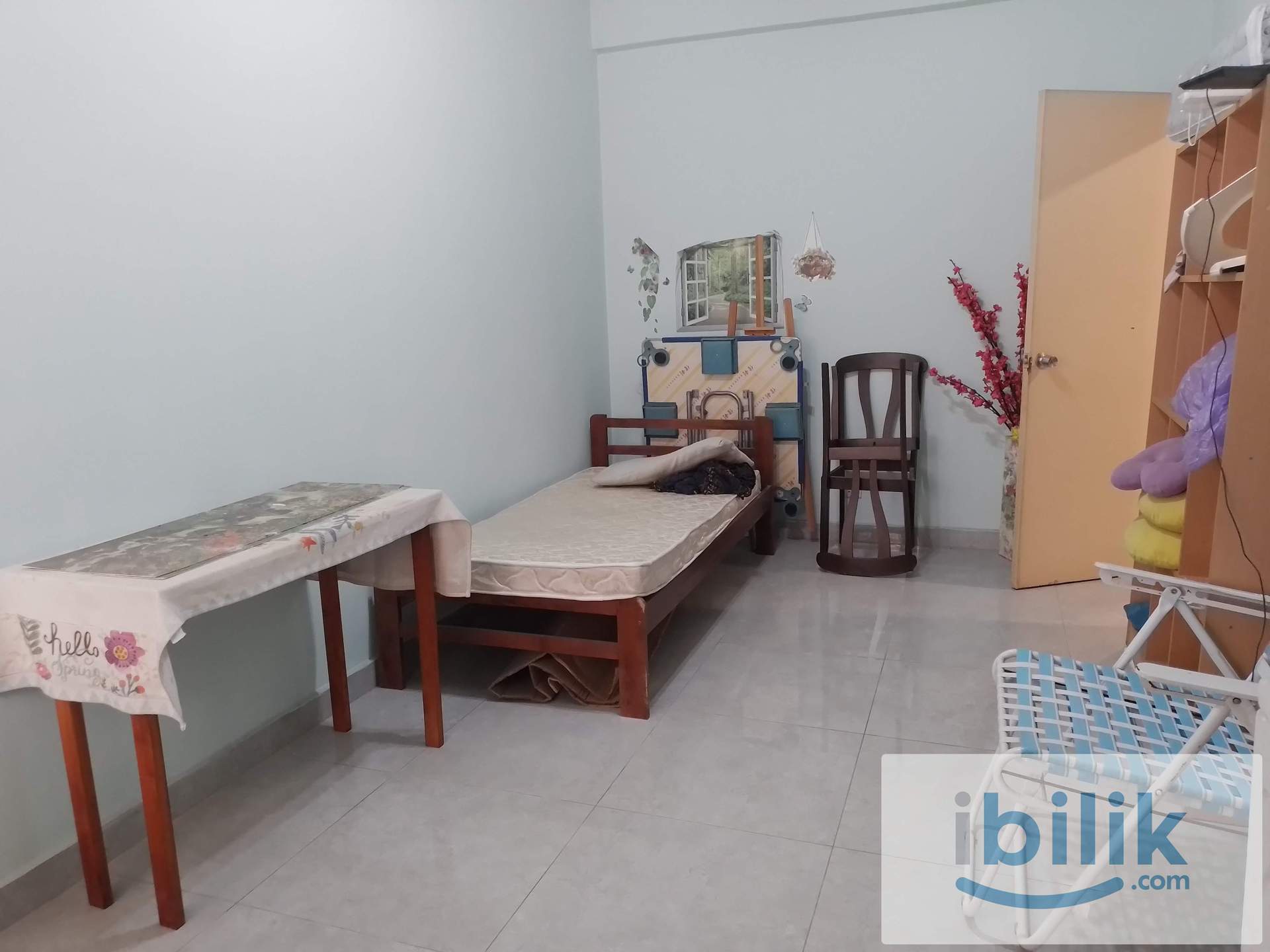 Medium room around 135 sq ft - Image 4