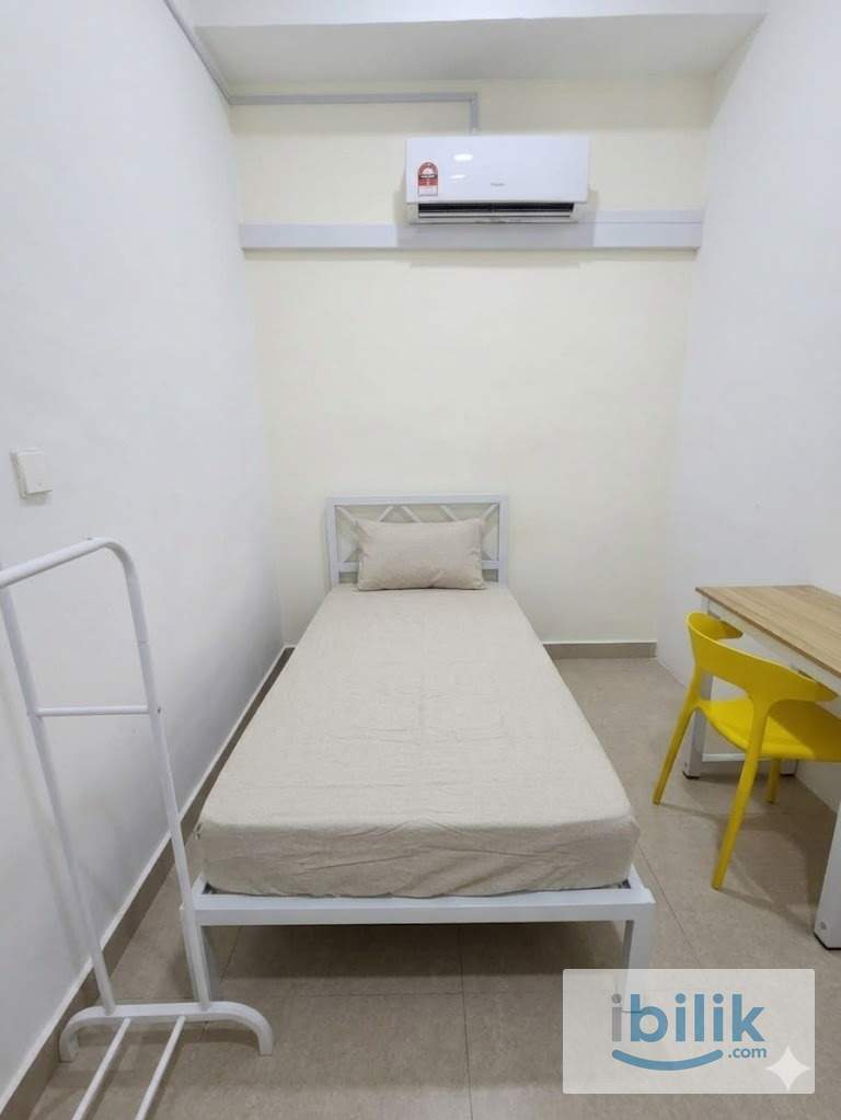 🌈Room For Rent At Jalan Tempua Puchong🌈Low Deposit🚅5 Mins To IOI Puchong LRT 🛍️7 Mins To IOI Mall - Image 1