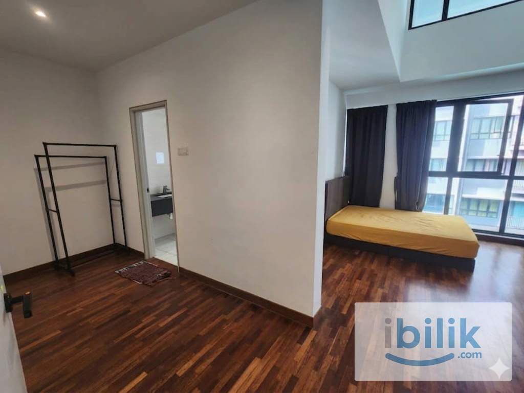 🔥Hot Offer🛏️Master Room With Attached Bathroom❄️Air Con🛁Walking Distance to Center I-City, NSK Grocer@CityWalk i-City - Image 2