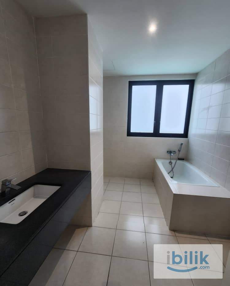 🔥Hot Offer🛏️Master Room With Attached Bathroom❄️Air Con🛁Walking Distance to Center I-City, NSK Grocer@CityWalk i-City - Image 4