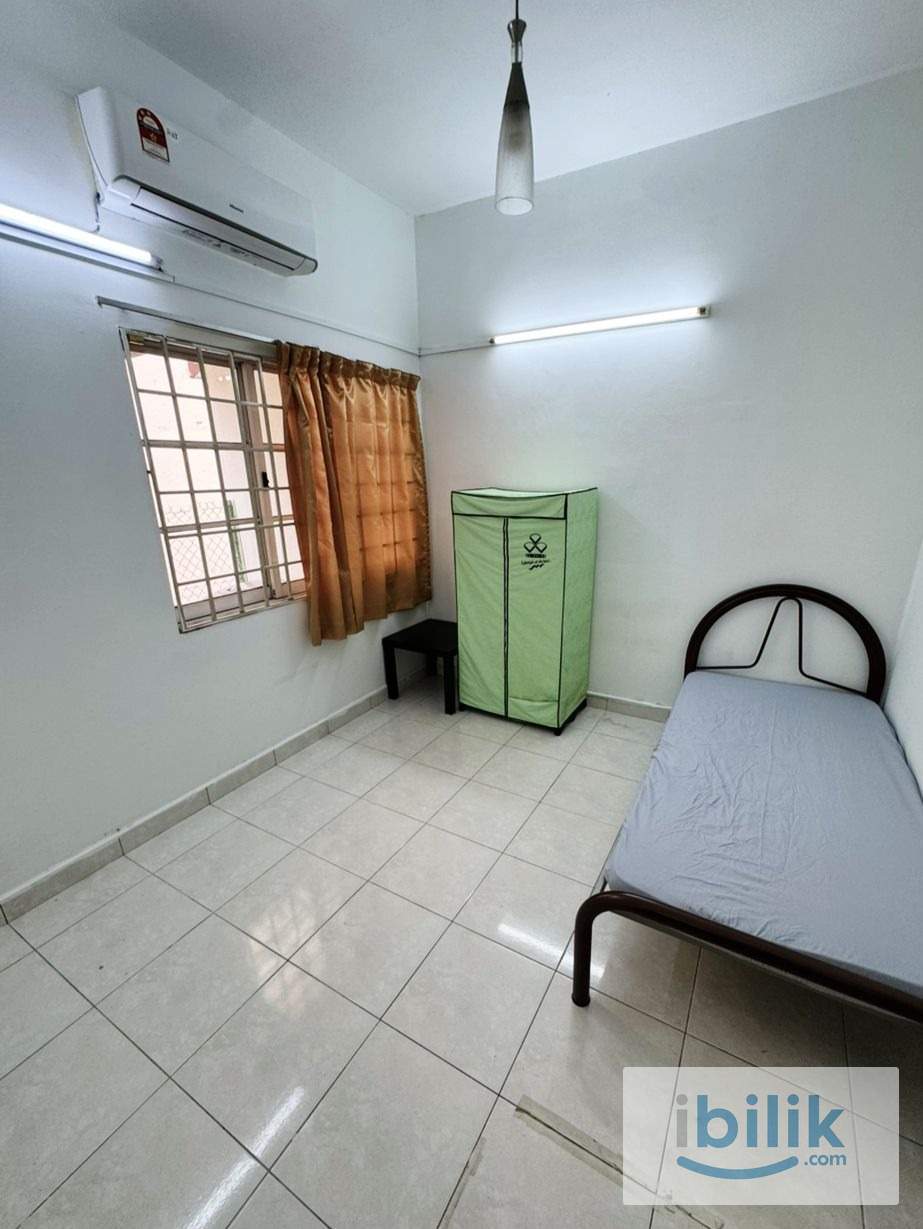 🍄🍄Middle Room With Air Con❄️Mutiara Damansara, Petaling Jaya🚶‍♂️Walking Distance to IKEA Damansara & The Curve - Image 1