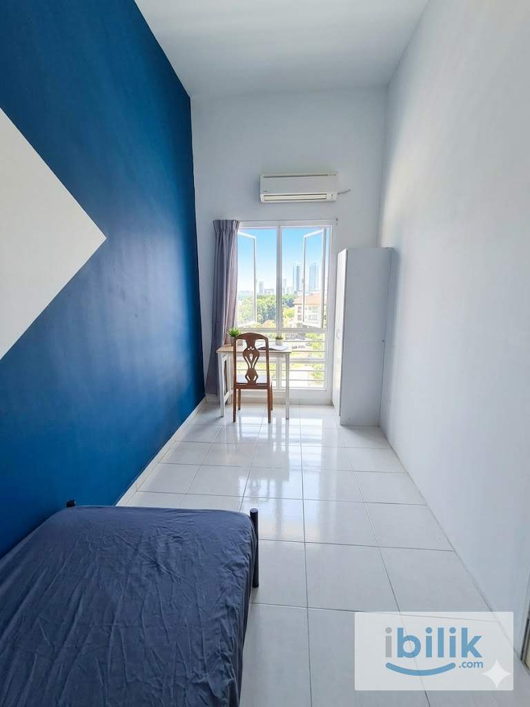 【Female Unit】🏨Room With ❄️ Air Con At Setia Alam, Klang🚗5 Mins Drive Setia City Mall 🚗5 Mins Drive Top Glove - Image 1