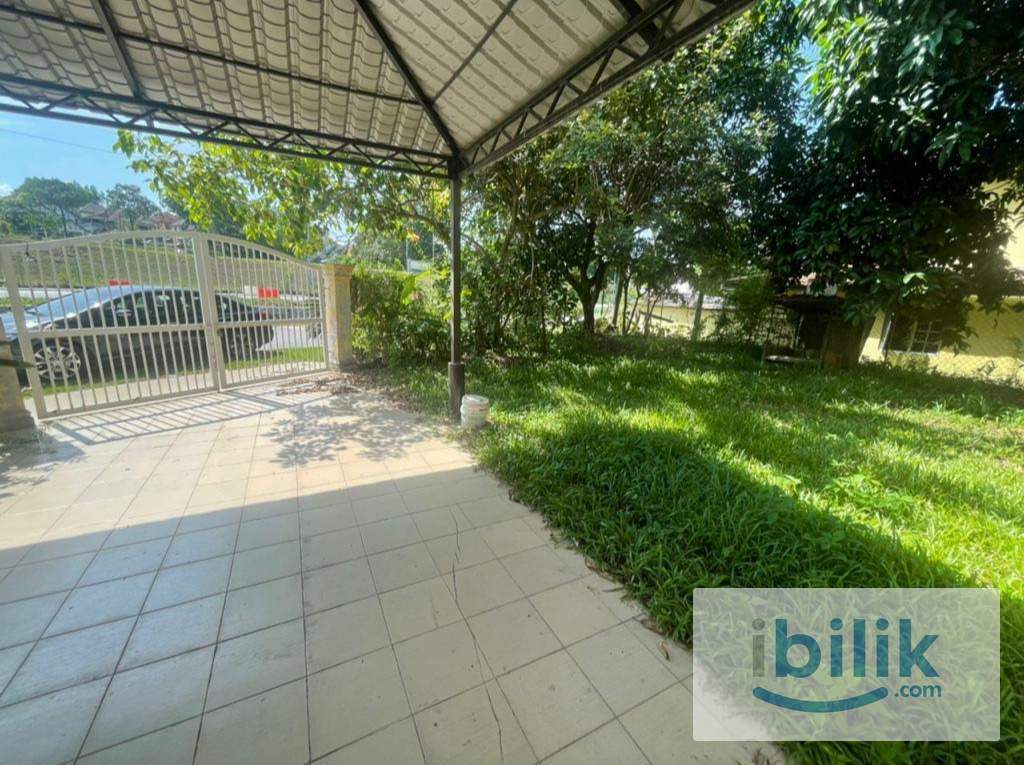 Master, Middle Room, Bandar Country Homes, Rawang, Selangor  - Image 8