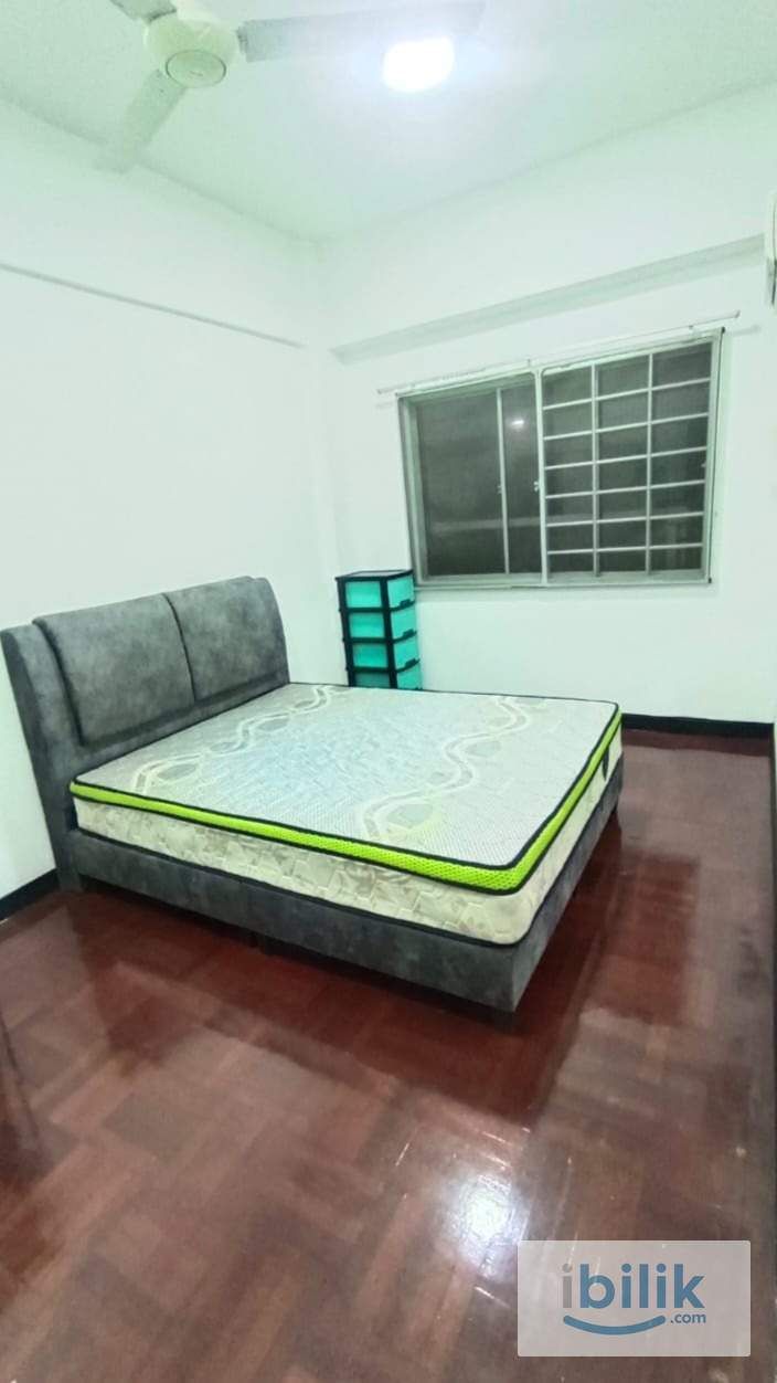 Middle/intermediate Room - Image 1