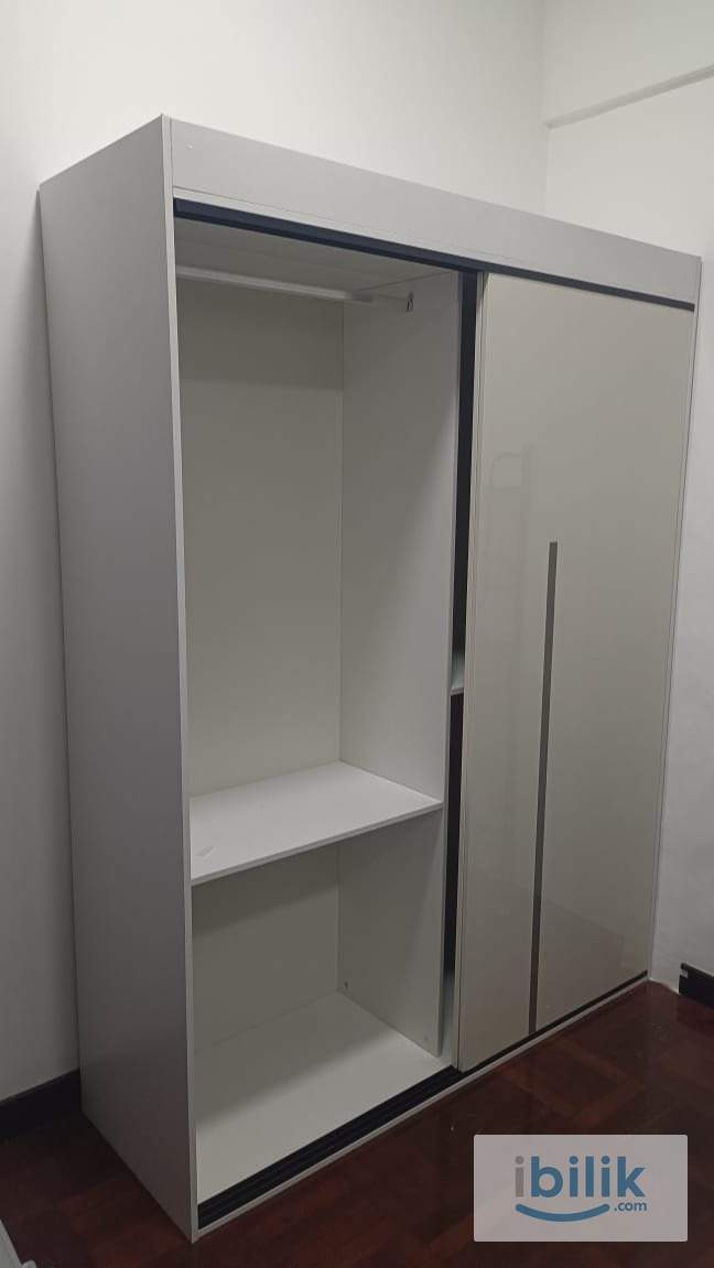 Middle/intermediate Room - Image 2