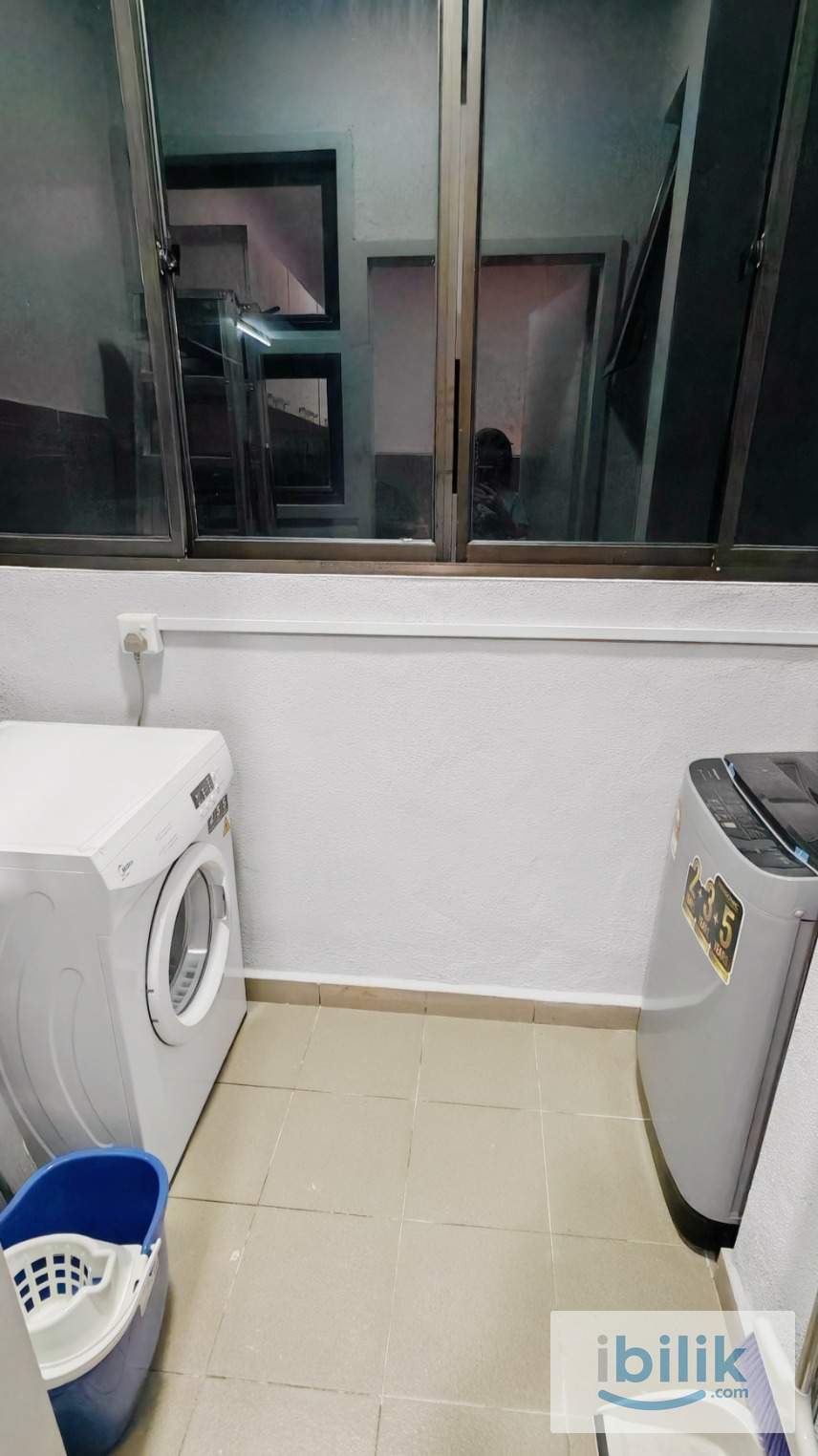 Comfortable Room for Rent in Kota Laksamana | Move-in Ready - Image 4