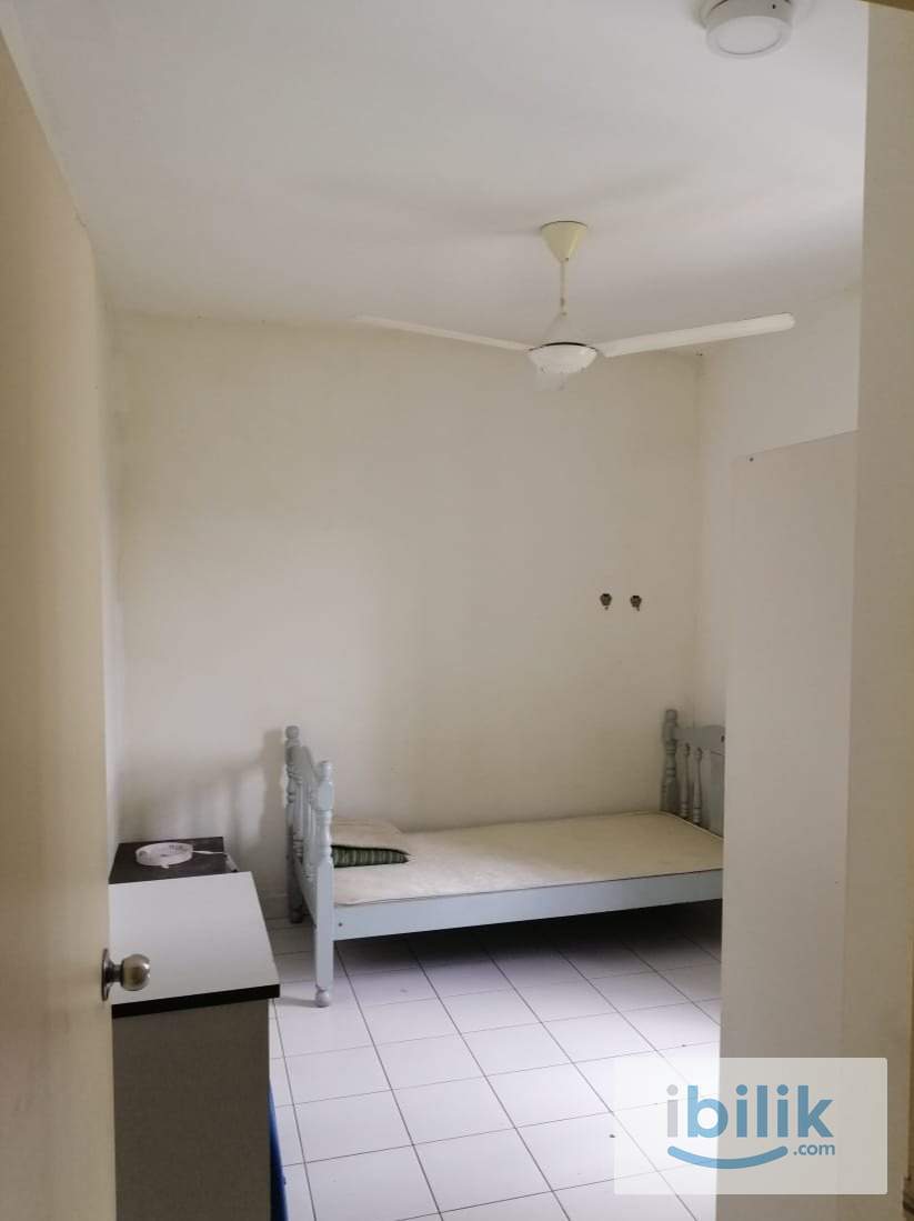 MIDDLE ROOM WITH LAKE VIEW AT PRESINT 17 - Image 3