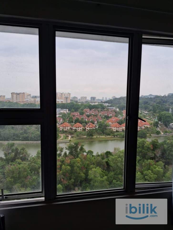 MIDDLE ROOM WITH LAKE VIEW AT PRESINT 17 - Image 4