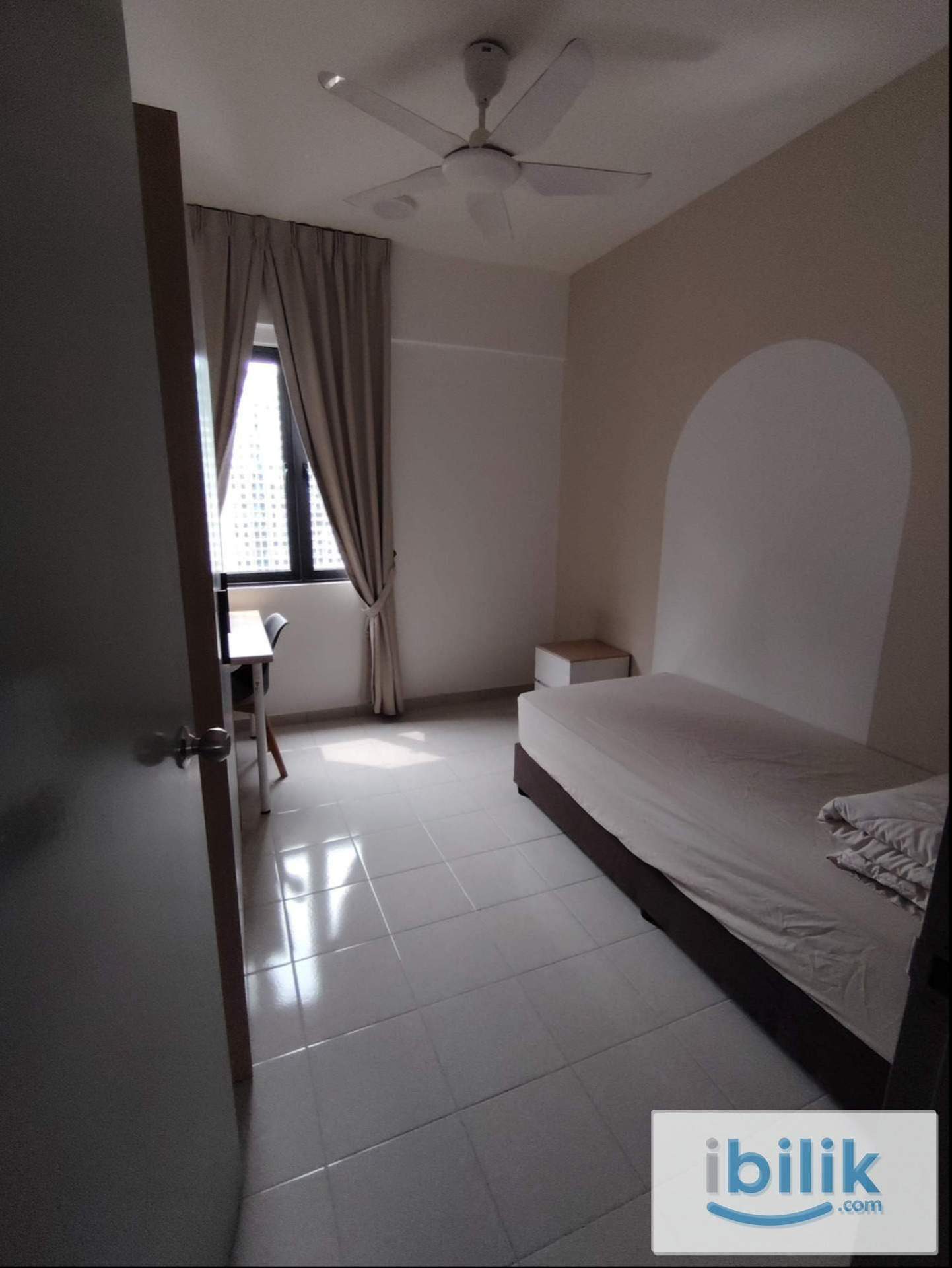 Medium / Small Room - Image 1