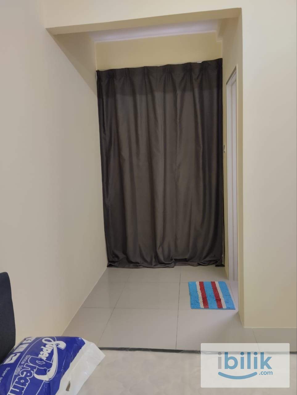 PV16 Female Unit Middle Room With Air Conds - Image 3