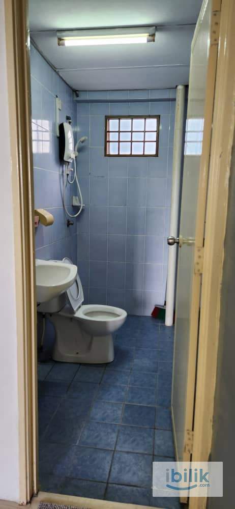 Angkasa Condo Master Room - Image 8